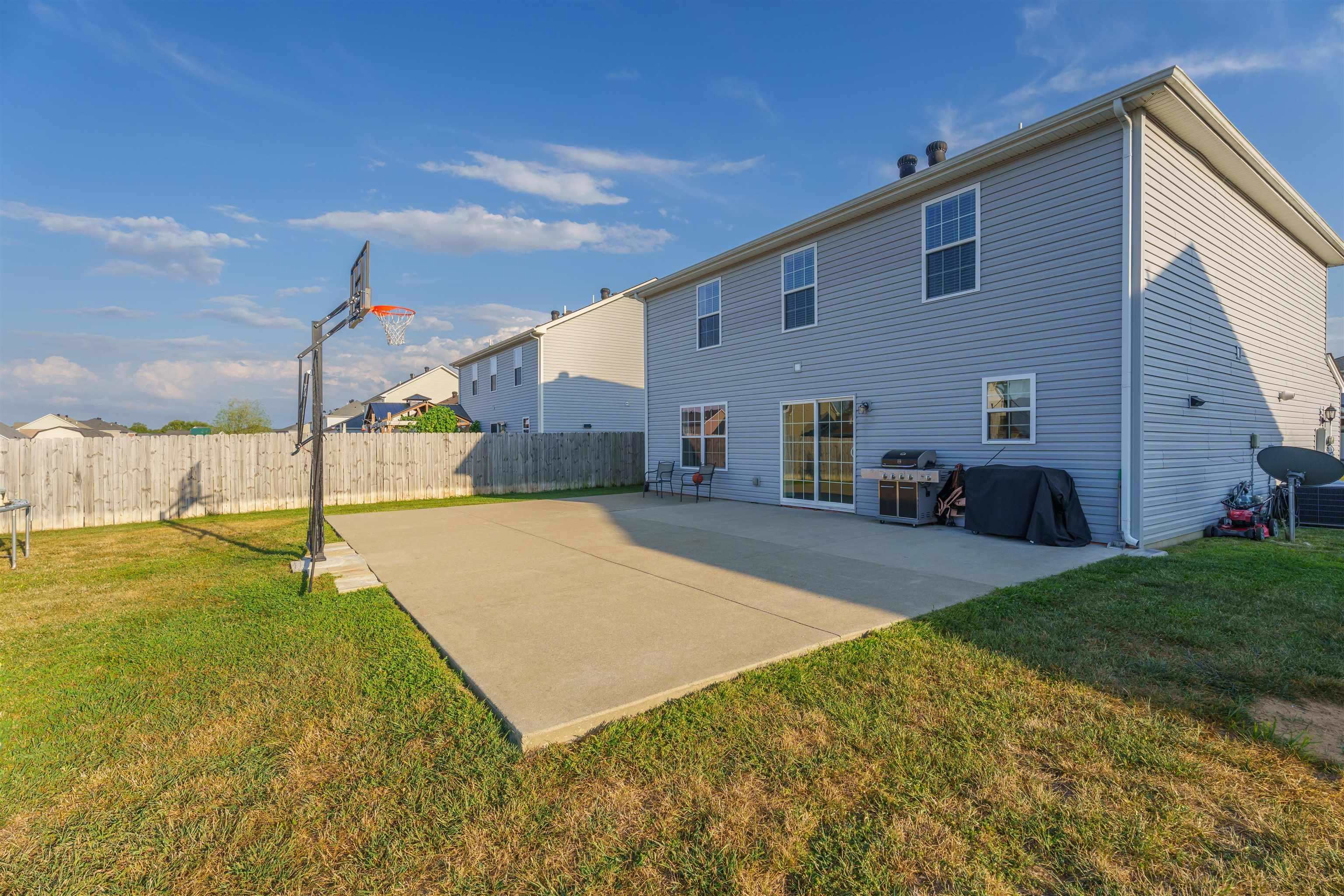 5551 Goldenrod Ln, Owensboro, Kentucky 42301, 4 Bedrooms Bedrooms, ,2 BathroomsBathrooms,Single Family Residence,For Sale,Goldenrod Ln,91320