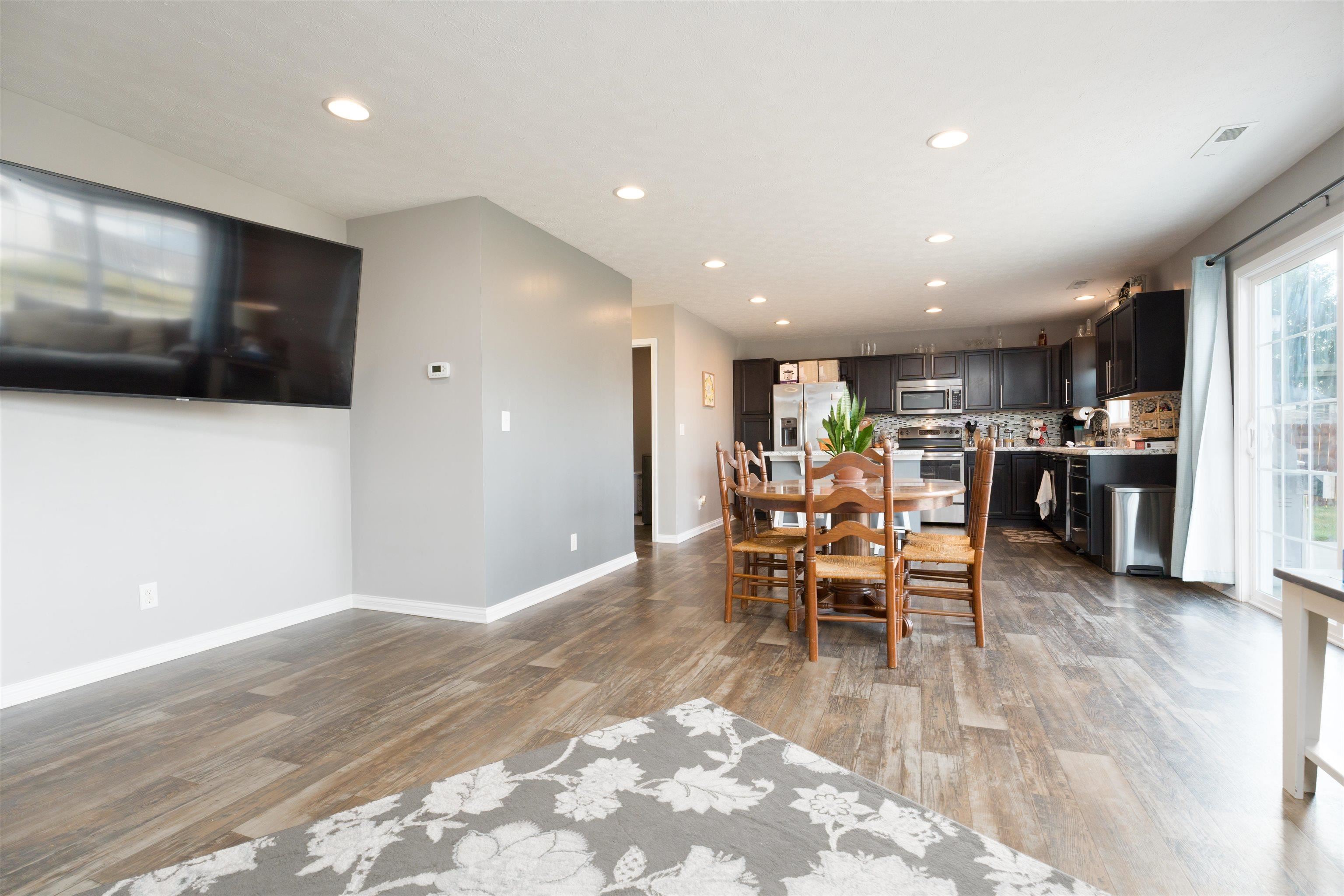 5551 Goldenrod Ln, Owensboro, Kentucky 42301, 4 Bedrooms Bedrooms, ,2 BathroomsBathrooms,Single Family Residence,For Sale,Goldenrod Ln,91320