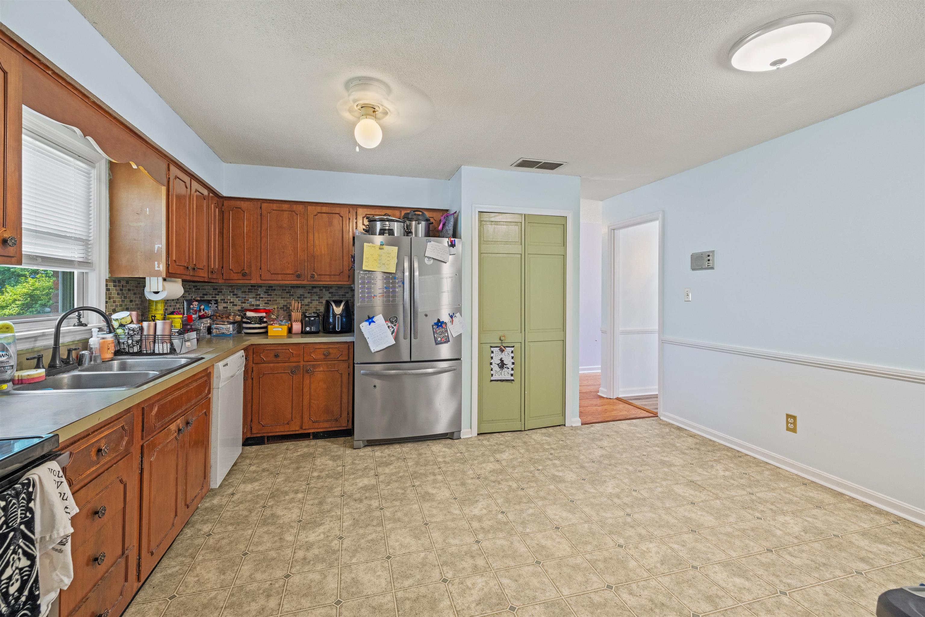 1447 Brentwood Dr., Owensboro, Kentucky 42301-6813, 5 Bedrooms Bedrooms, ,2 BathroomsBathrooms,Single Family Residence,For Sale,Brentwood Dr.,91323