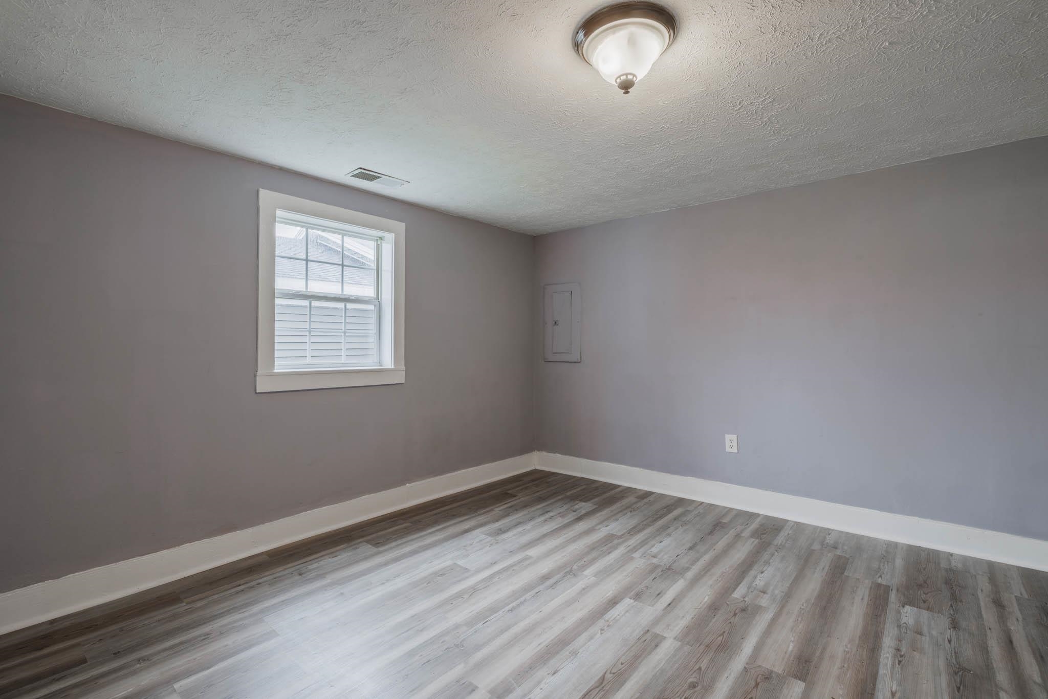 710 George St, Owensboro, Kentucky 42301, 3 Bedrooms Bedrooms, ,2 BathroomsBathrooms,Single Family Residence,For Sale,George St,91326