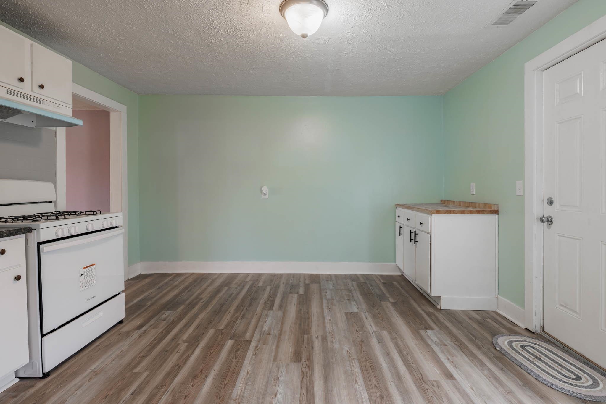 710 George St, Owensboro, Kentucky 42301, 3 Bedrooms Bedrooms, ,2 BathroomsBathrooms,Single Family Residence,For Sale,George St,91326
