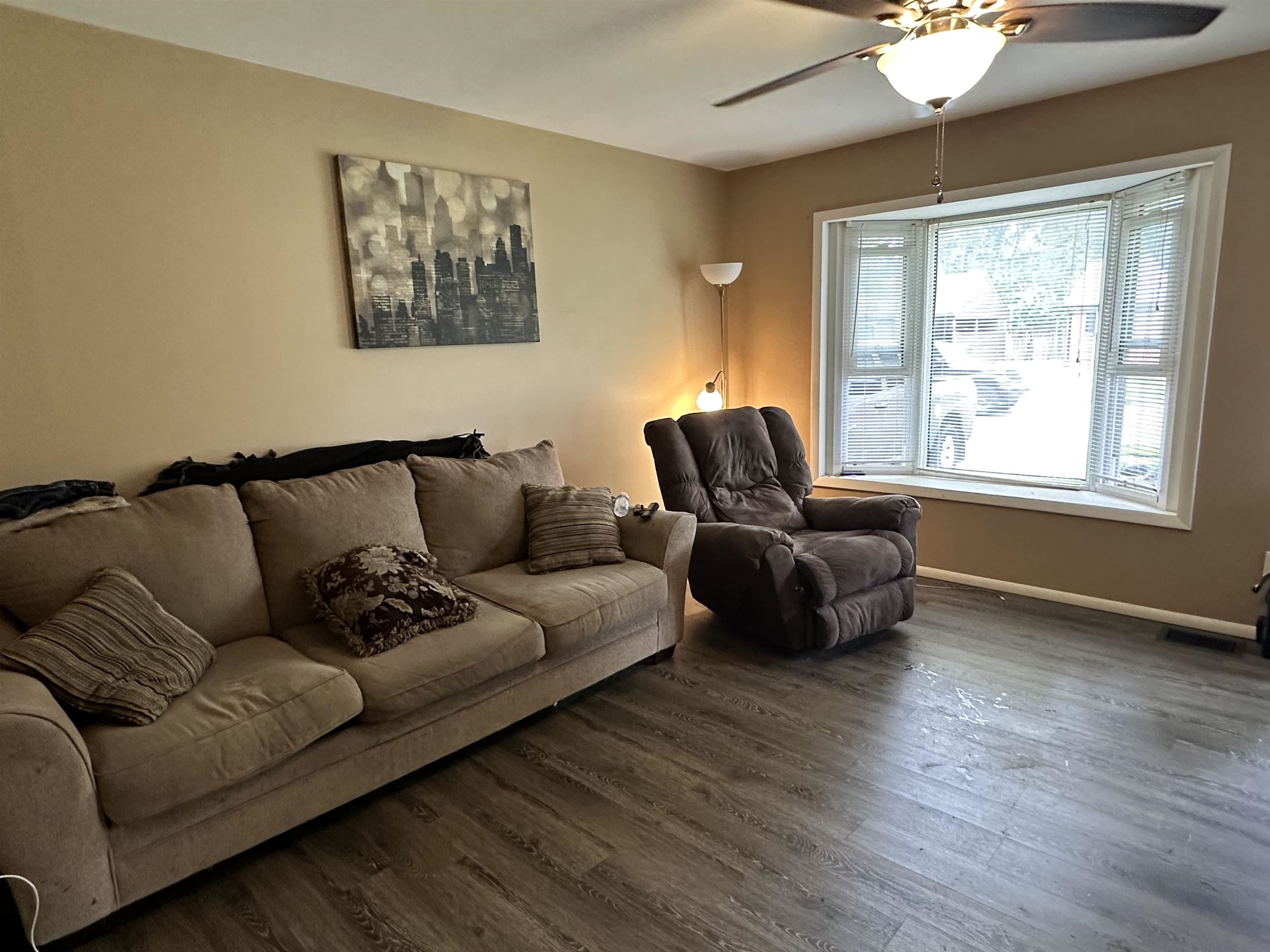 170 Tennyson Drive, Owensboro, Kentucky 42301, 3 Bedrooms Bedrooms, ,1 BathroomBathrooms,Single Family Residence,For Sale,Tennyson Drive,91329