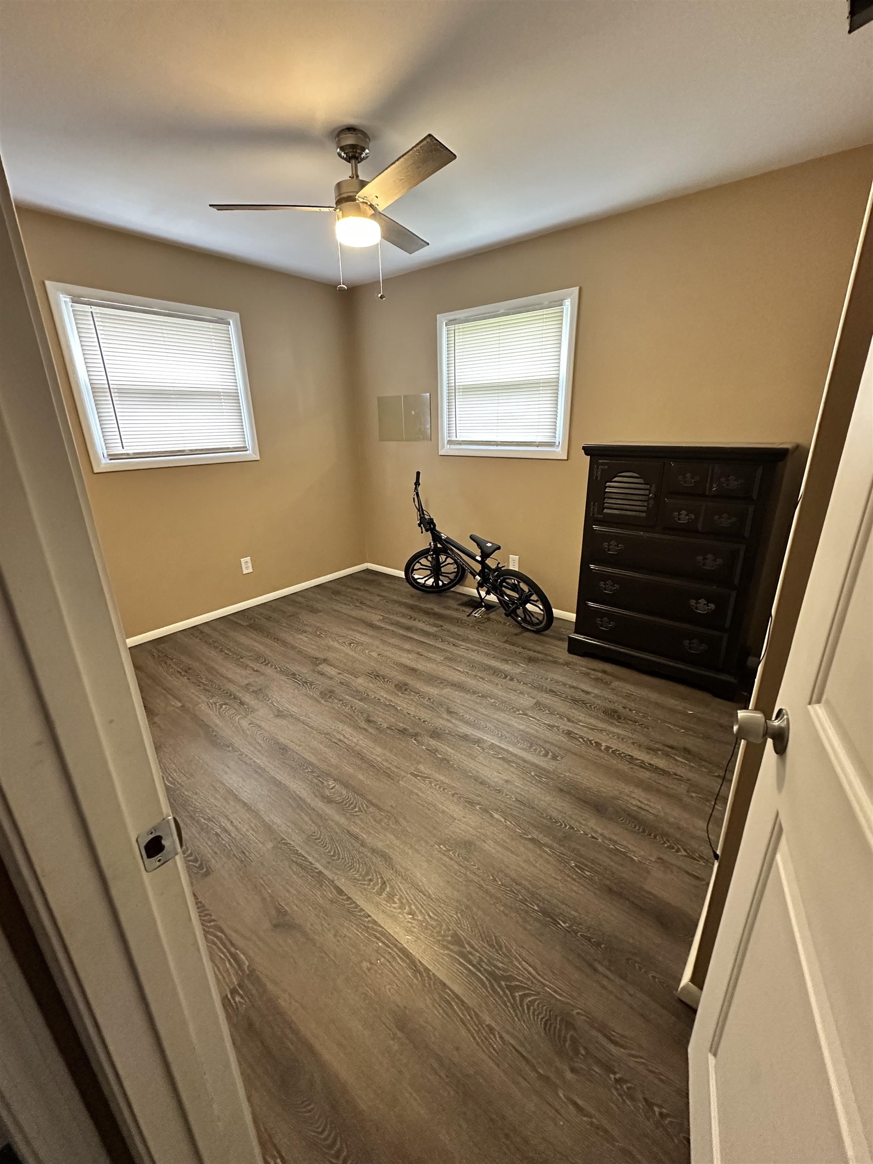 170 Tennyson Drive, Owensboro, Kentucky 42301, 3 Bedrooms Bedrooms, ,1 BathroomBathrooms,Single Family Residence,For Sale,Tennyson Drive,91329