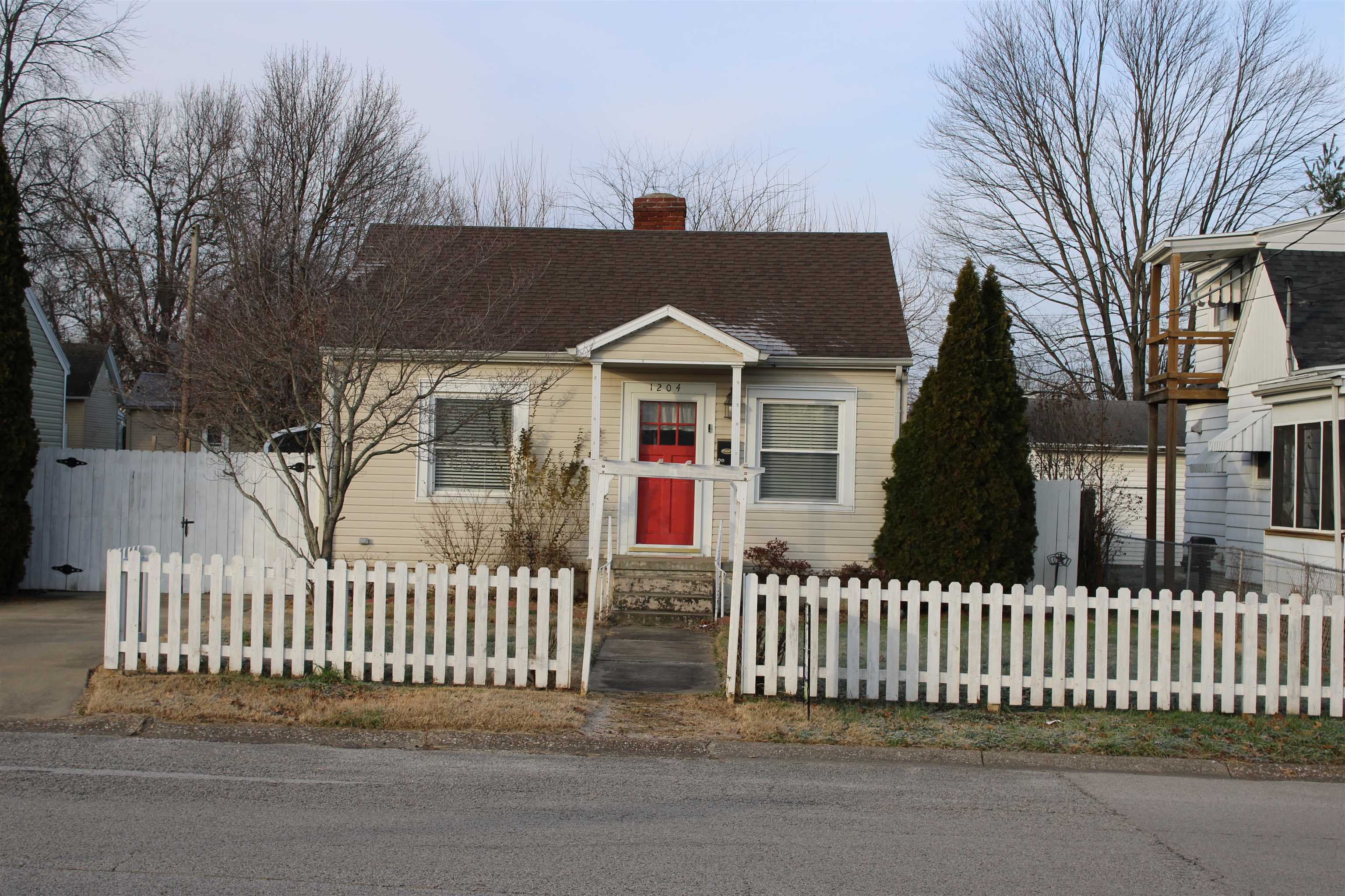 1204 Parkview Drive, Owensboro, Kentucky 42301, 2 Bedrooms Bedrooms, ,1 BathroomBathrooms,Single Family Residence,For Sale,Parkview Drive,91330