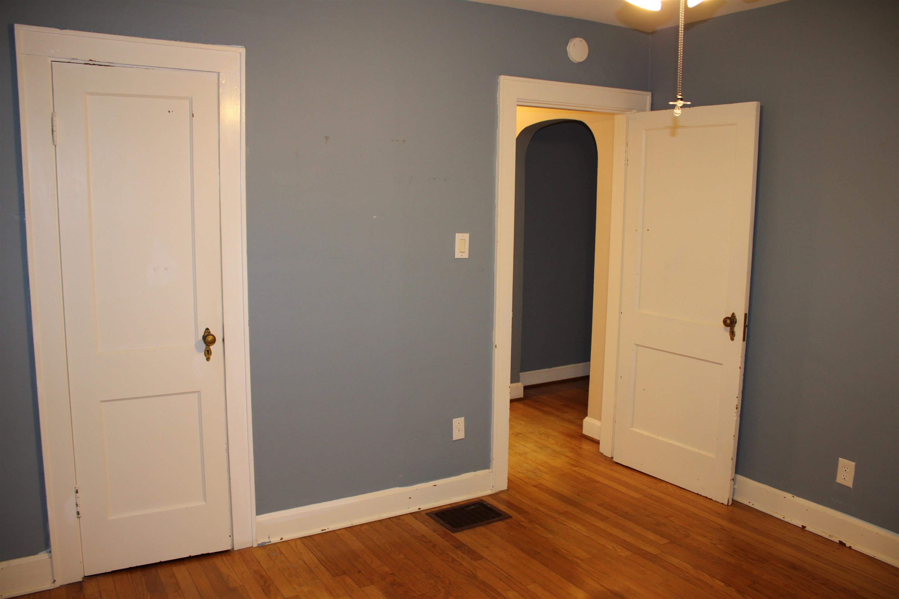 1204 Parkview Drive, Owensboro, Kentucky 42301, 2 Bedrooms Bedrooms, ,1 BathroomBathrooms,Single Family Residence,For Sale,Parkview Drive,91330