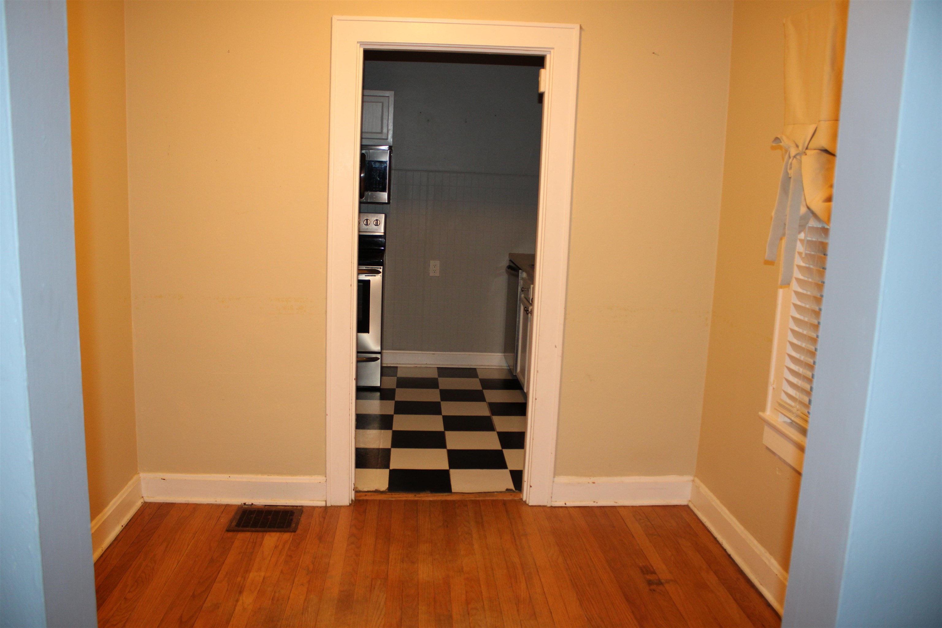 1204 Parkview Drive, Owensboro, Kentucky 42301, 2 Bedrooms Bedrooms, ,1 BathroomBathrooms,Single Family Residence,For Sale,Parkview Drive,91330