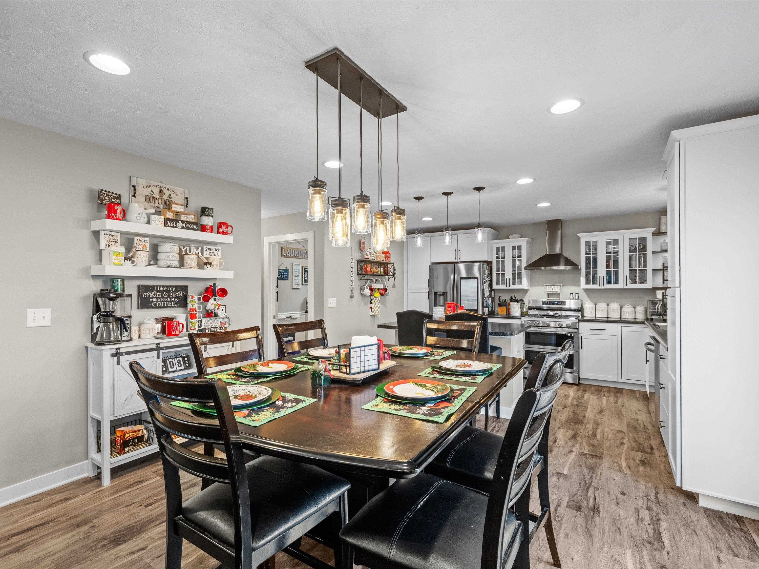 5543 Skyline Dr, Owensboro, Kentucky 42301, 4 Bedrooms Bedrooms, ,2 BathroomsBathrooms,Single Family Residence,For Sale,Skyline Dr,91334