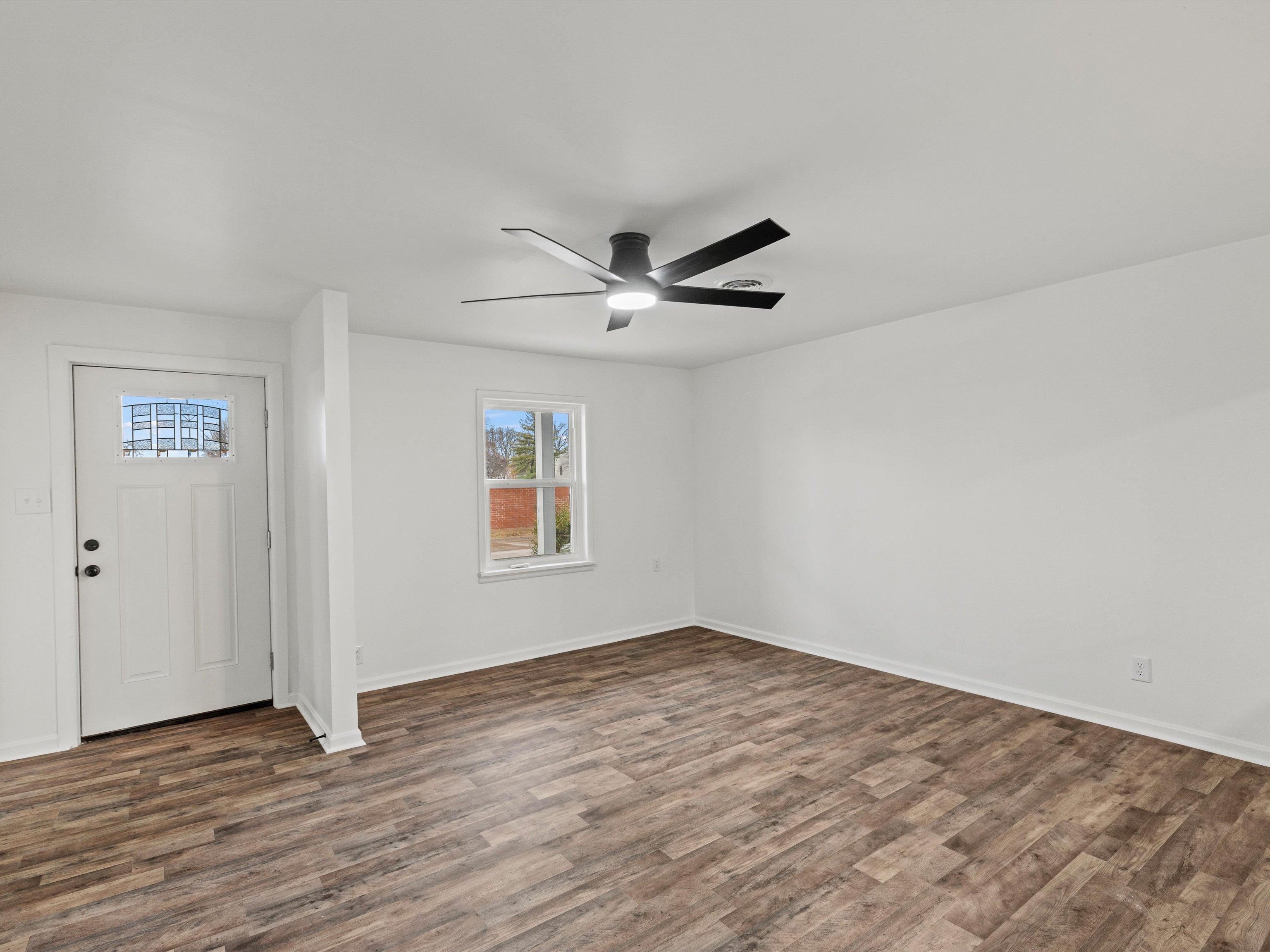 816 W 12th Street, Owensboro, Kentucky 42301, 3 Bedrooms Bedrooms, ,1 BathroomBathrooms,Single Family Residence,For Sale,W 12th Street,91338
