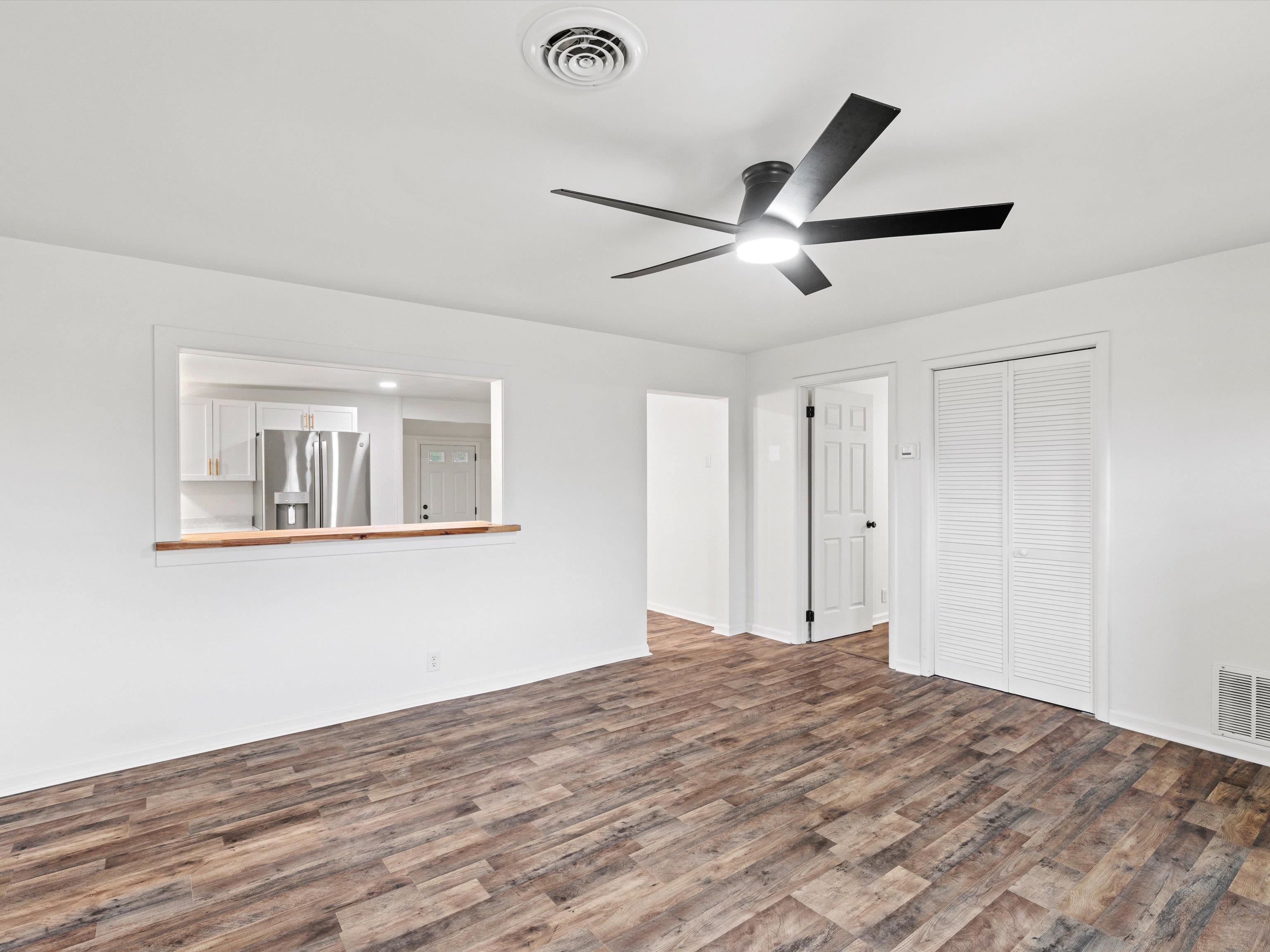816 W 12th Street, Owensboro, Kentucky 42301, 3 Bedrooms Bedrooms, ,1 BathroomBathrooms,Single Family Residence,For Sale,W 12th Street,91338