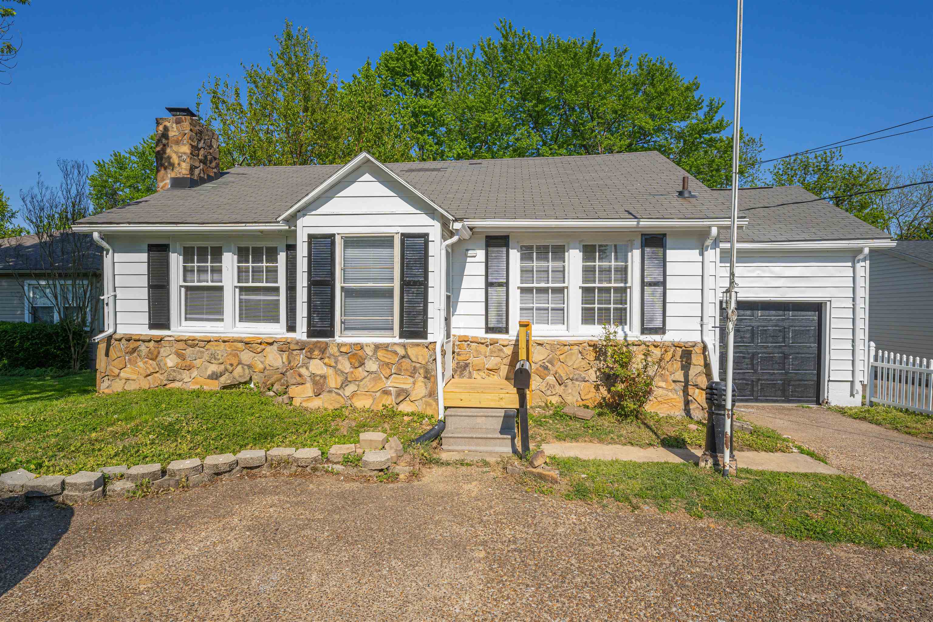 2507 Veach Road, Owensboro, Kentucky 42303, 2 Bedrooms Bedrooms, ,1 BathroomBathrooms,Single Family Residence,For Sale,Veach Road,91339