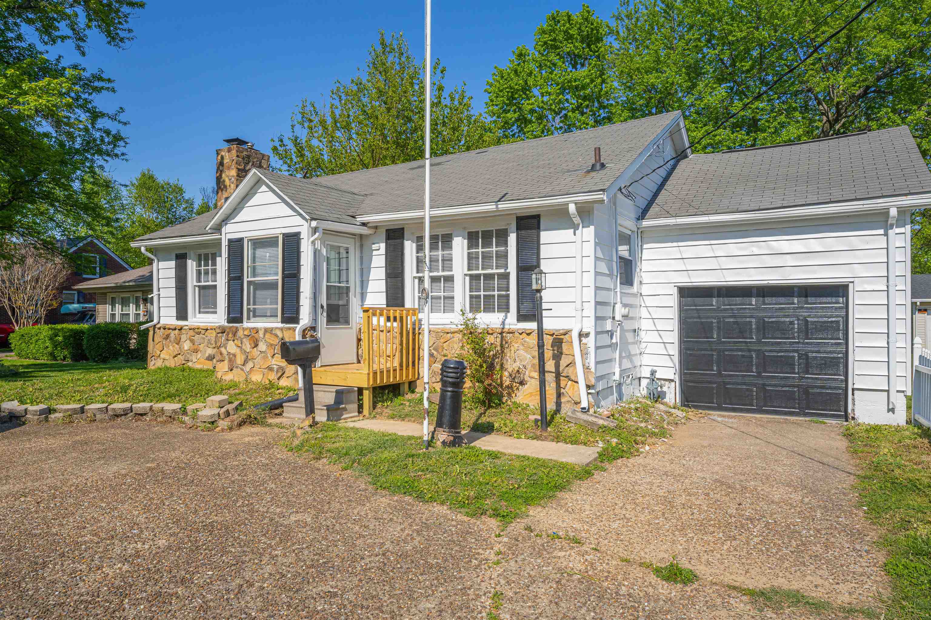 2507 Veach Road, Owensboro, Kentucky 42303, 2 Bedrooms Bedrooms, ,1 BathroomBathrooms,Single Family Residence,For Sale,Veach Road,91339