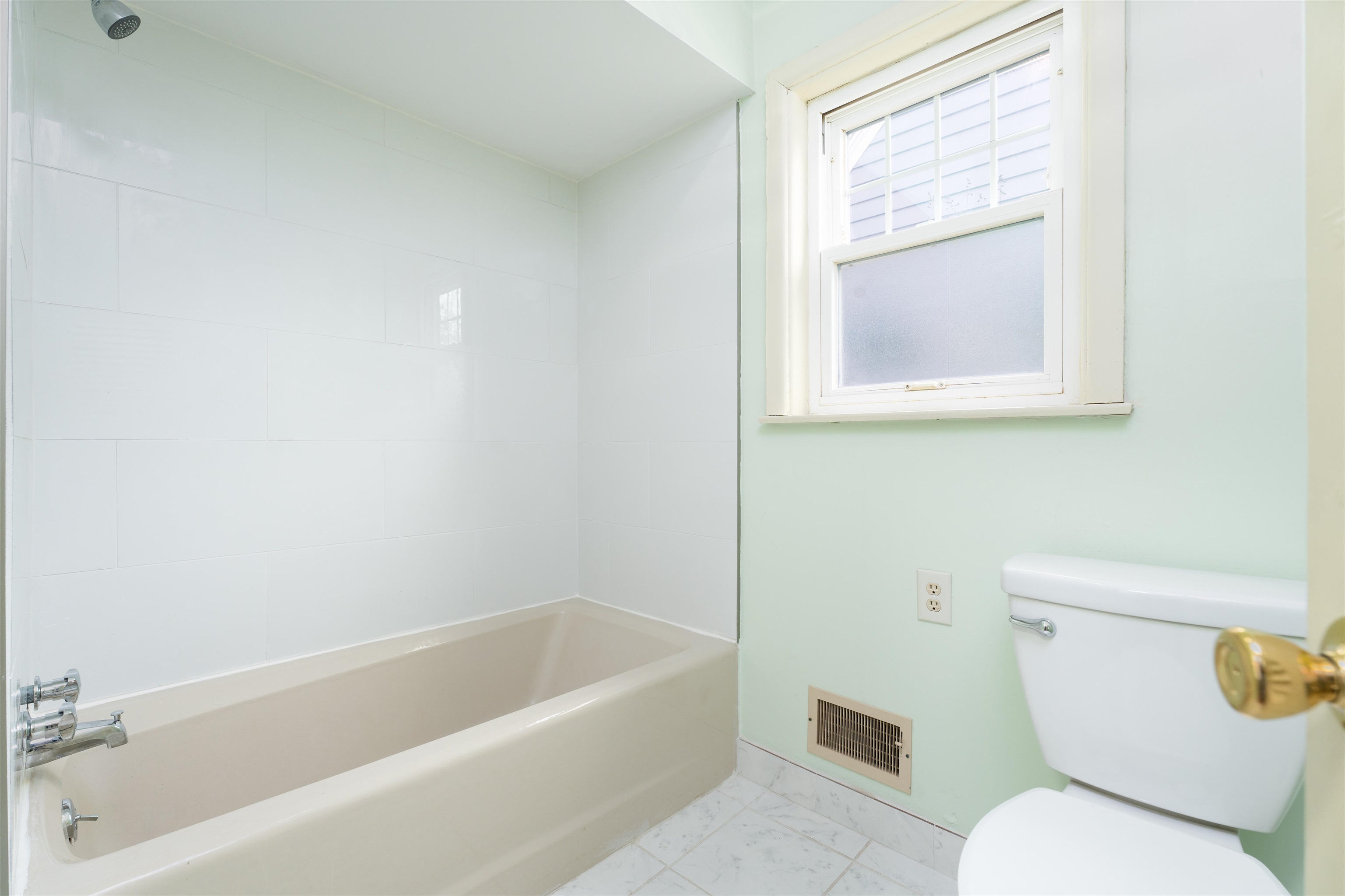 1927 Lexington Ave, Owensboro, Kentucky 42301, 4 Bedrooms Bedrooms, ,2 BathroomsBathrooms,Single Family Residence,For Sale,Lexington Ave,91342