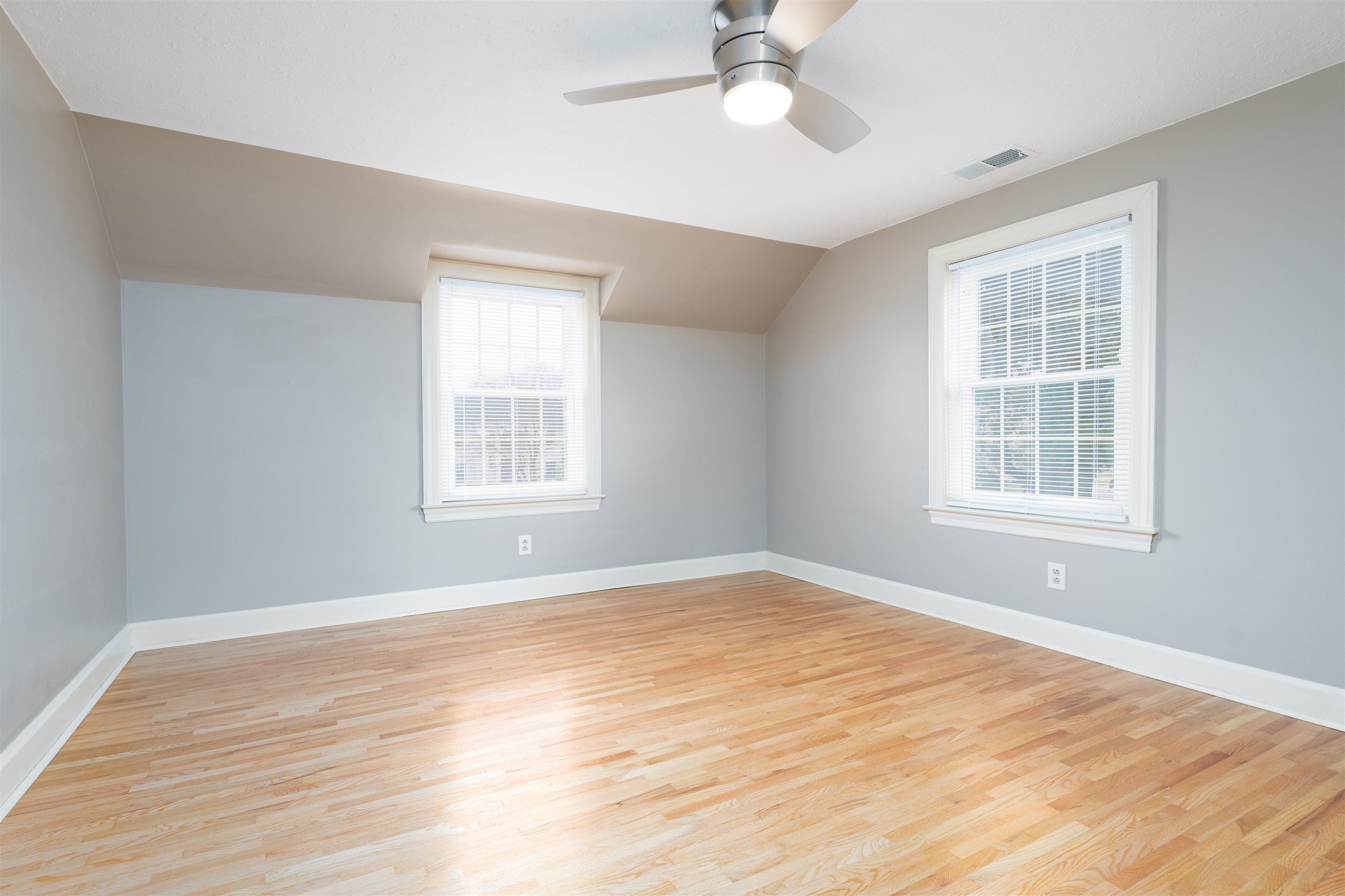 1927 Lexington Ave, Owensboro, Kentucky 42301, 4 Bedrooms Bedrooms, ,2 BathroomsBathrooms,Single Family Residence,For Sale,Lexington Ave,91342