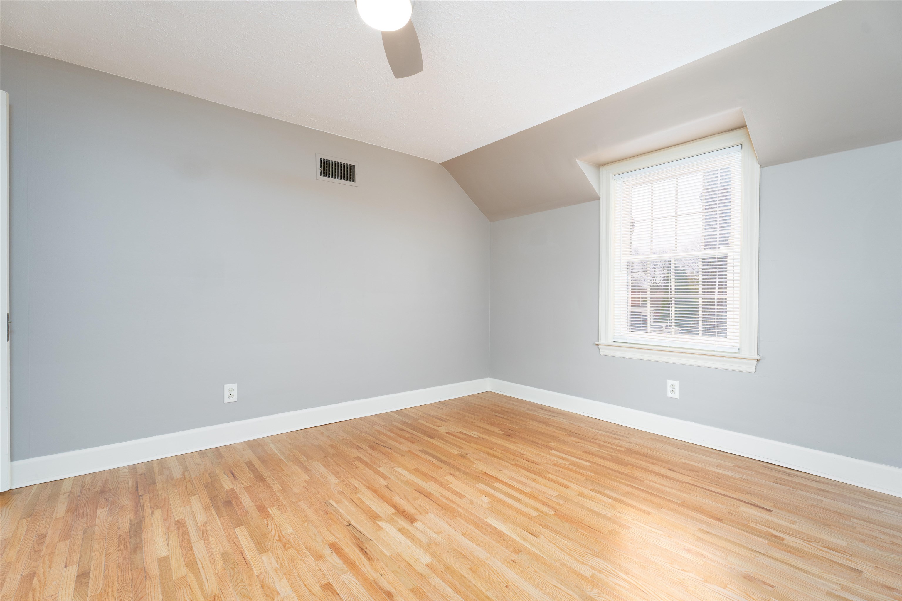 1927 Lexington Ave, Owensboro, Kentucky 42301, 4 Bedrooms Bedrooms, ,2 BathroomsBathrooms,Single Family Residence,For Sale,Lexington Ave,91342
