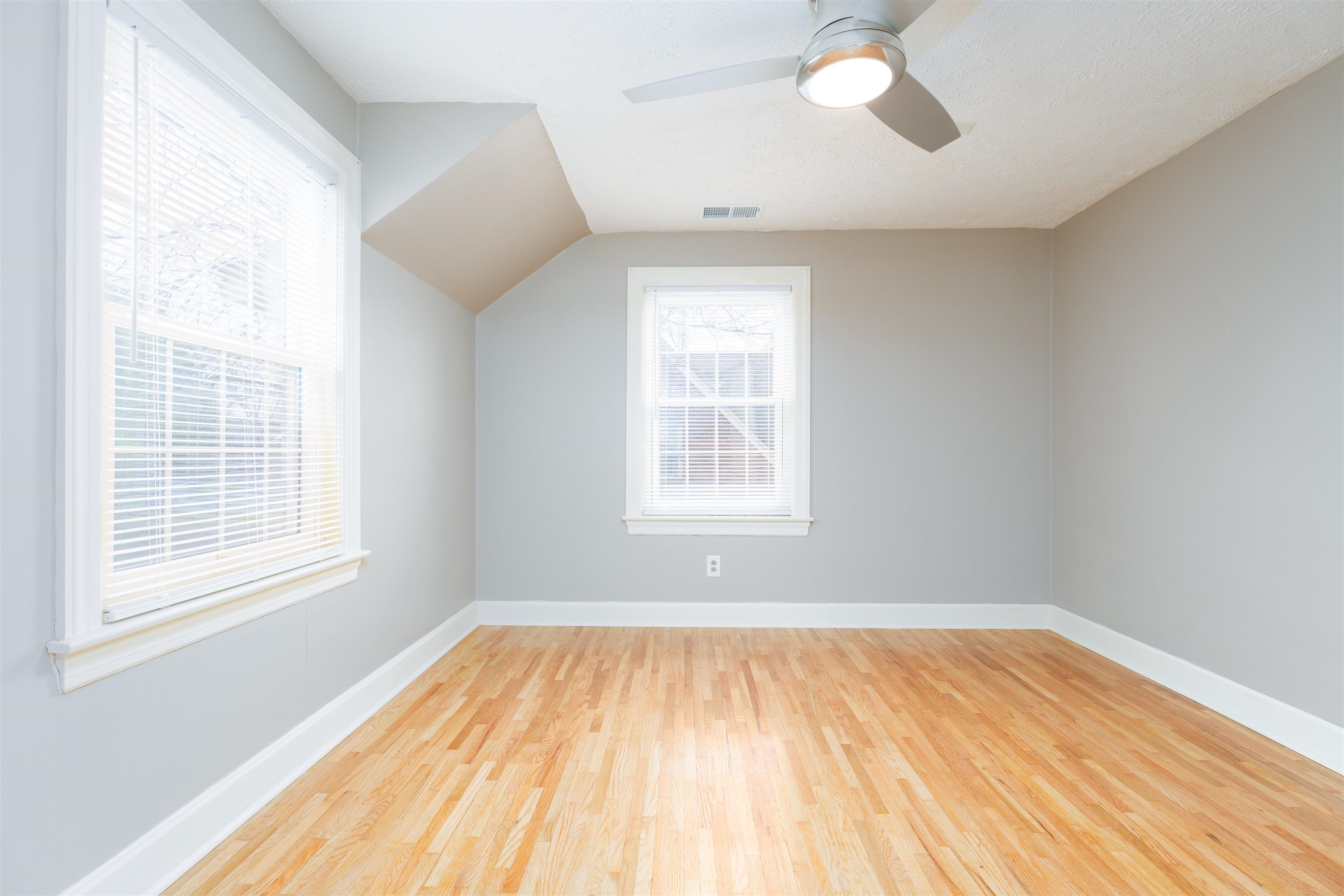 1927 Lexington Ave, Owensboro, Kentucky 42301, 4 Bedrooms Bedrooms, ,2 BathroomsBathrooms,Single Family Residence,For Sale,Lexington Ave,91342