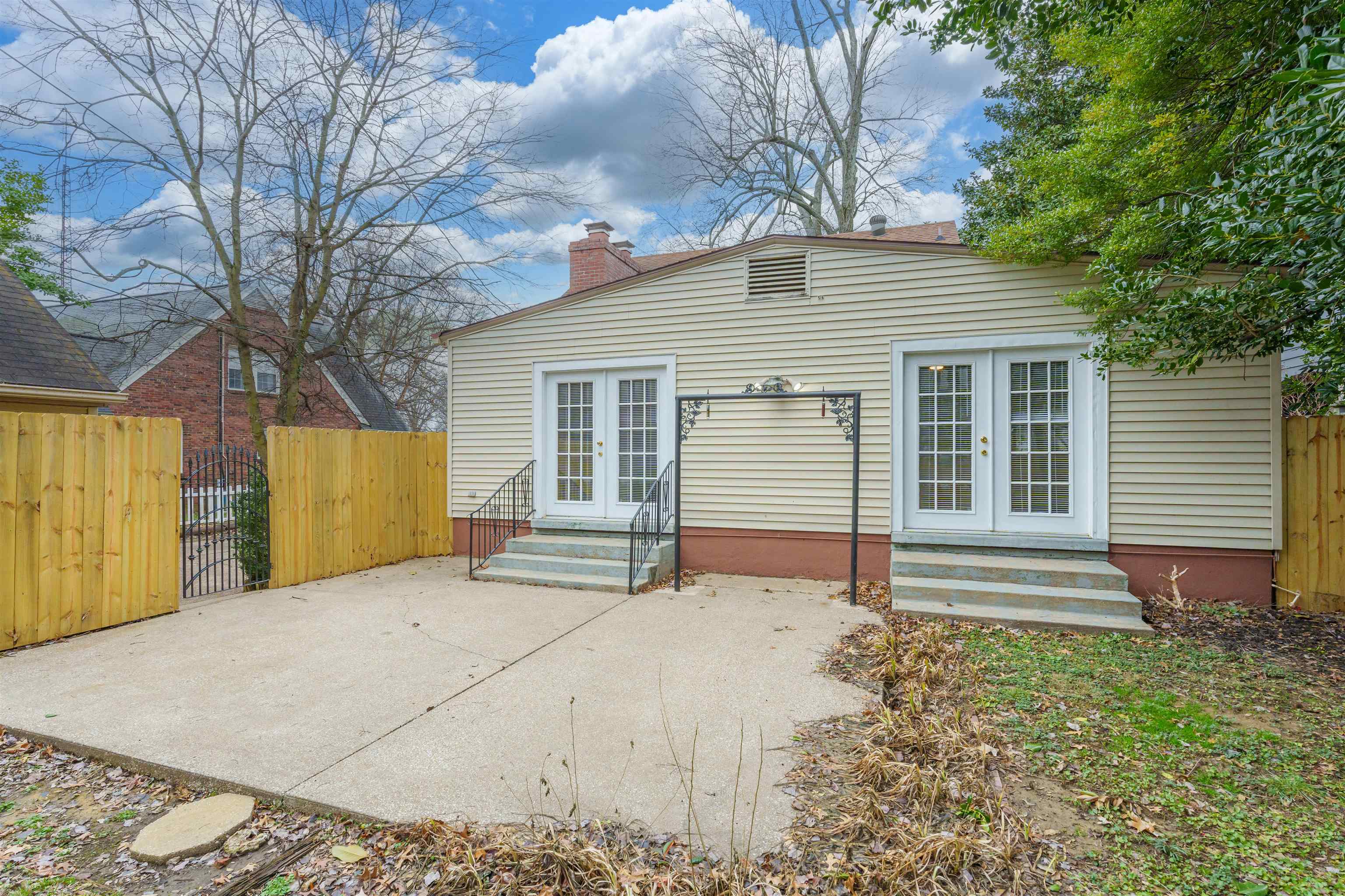 1927 Lexington Ave, Owensboro, Kentucky 42301, 4 Bedrooms Bedrooms, ,2 BathroomsBathrooms,Single Family Residence,For Sale,Lexington Ave,91342