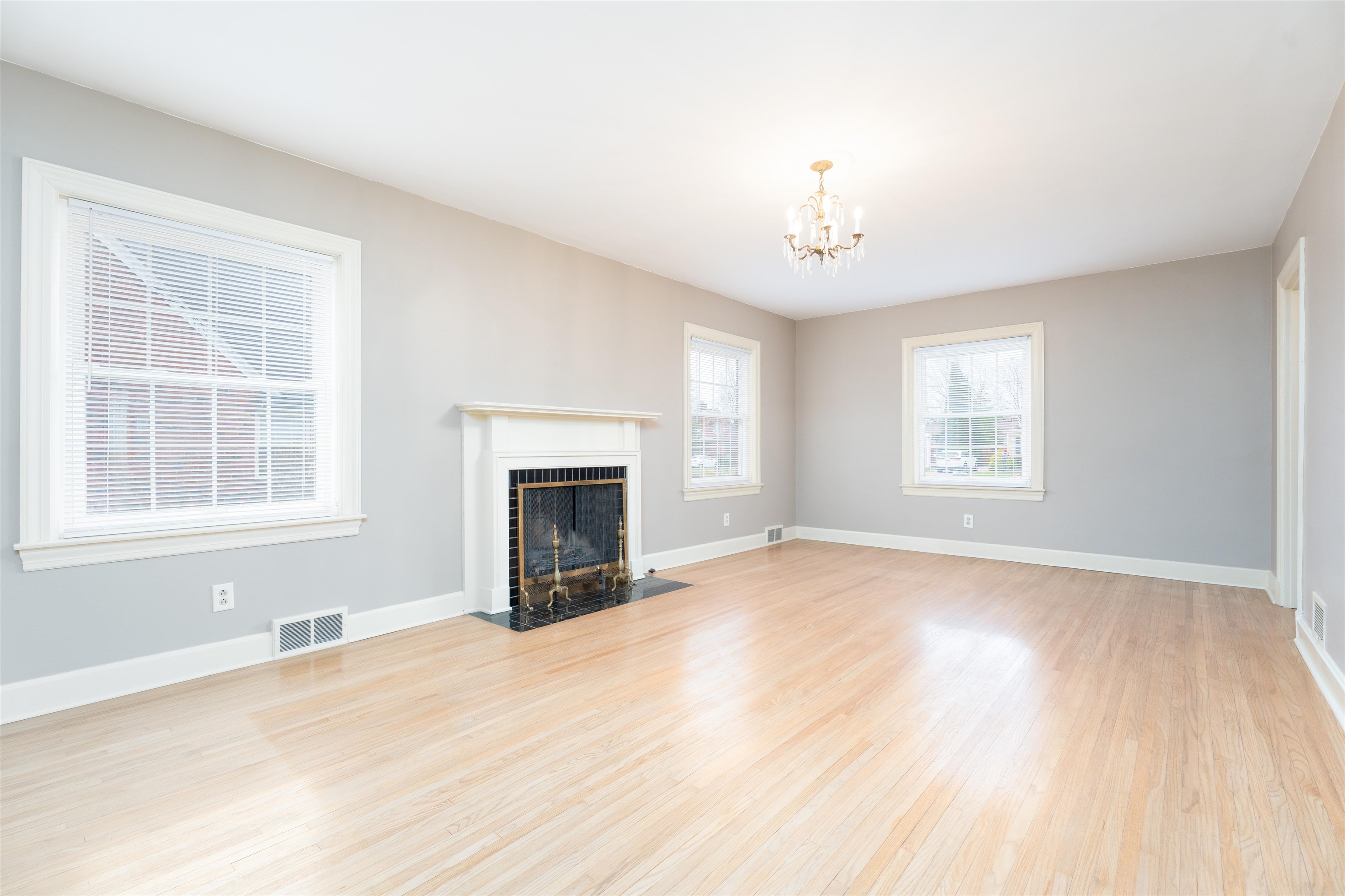 1927 Lexington Ave, Owensboro, Kentucky 42301, 4 Bedrooms Bedrooms, ,2 BathroomsBathrooms,Single Family Residence,For Sale,Lexington Ave,91342