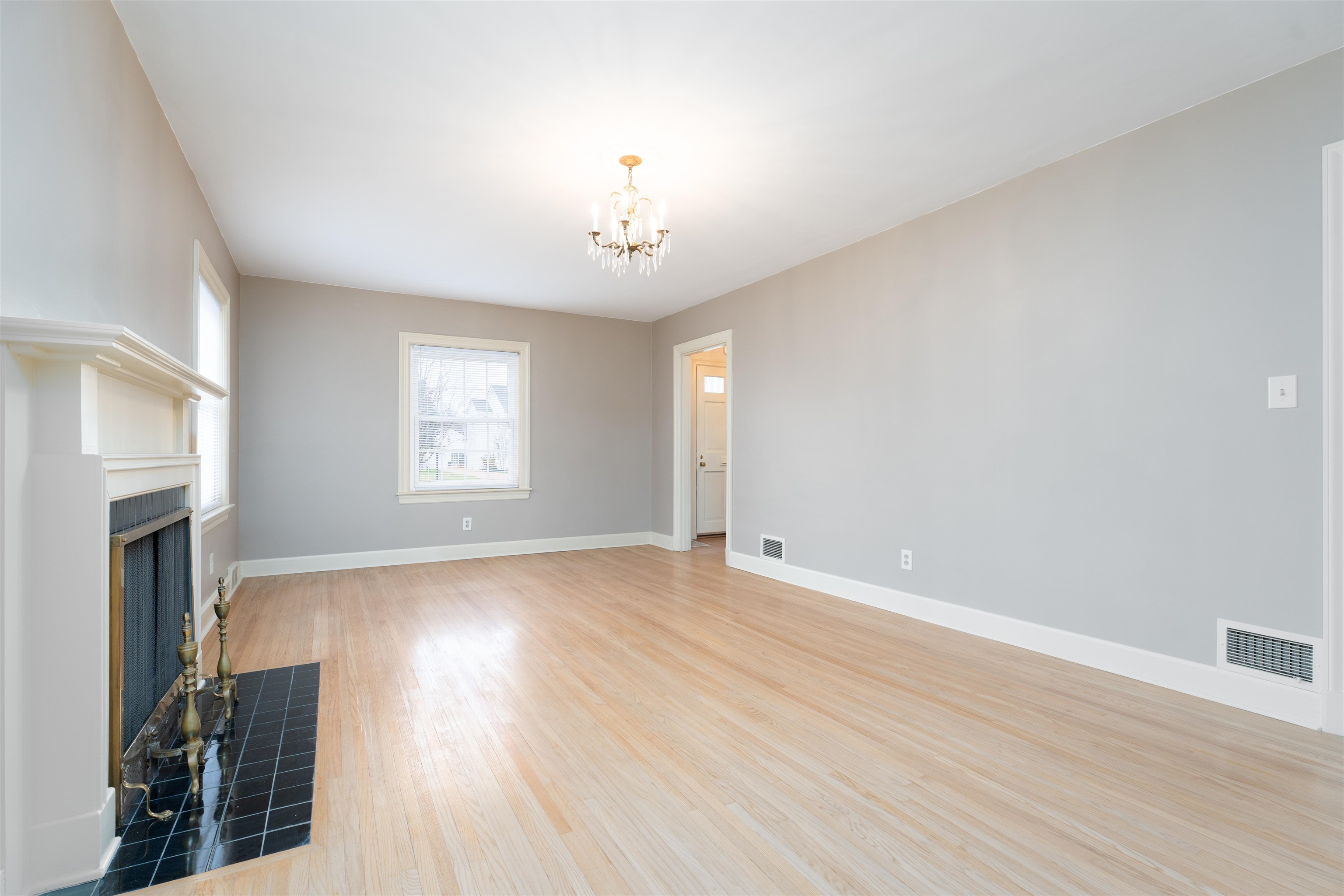 1927 Lexington Ave, Owensboro, Kentucky 42301, 4 Bedrooms Bedrooms, ,2 BathroomsBathrooms,Single Family Residence,For Sale,Lexington Ave,91342