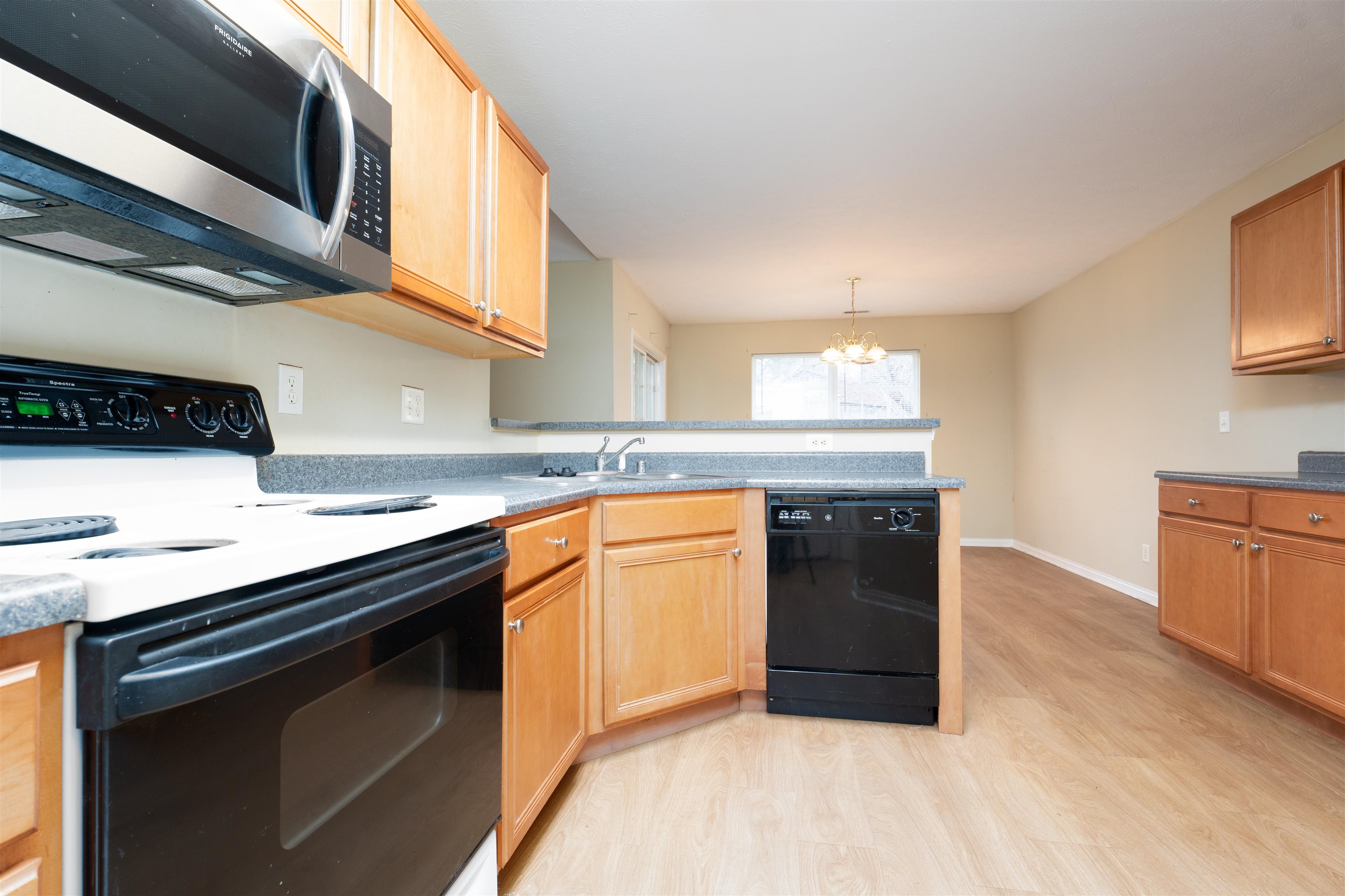 4161 Liberty Pt, Owensboro, Kentucky 42303, 3 Bedrooms Bedrooms, ,2 BathroomsBathrooms,Single Family Residence,For Sale,Liberty Pt,91344
