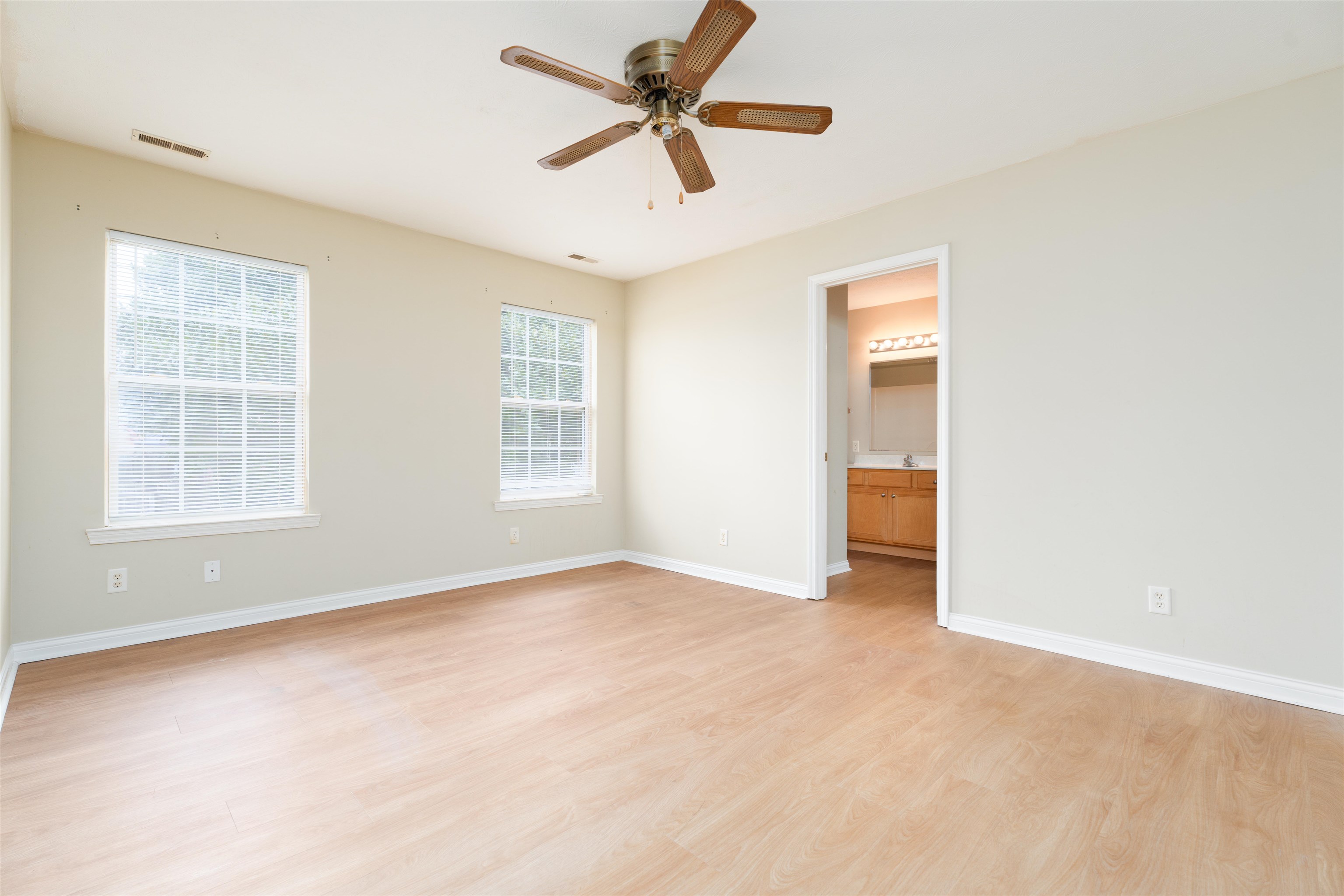 4161 Liberty Pt, Owensboro, Kentucky 42303, 3 Bedrooms Bedrooms, ,2 BathroomsBathrooms,Single Family Residence,For Sale,Liberty Pt,91344