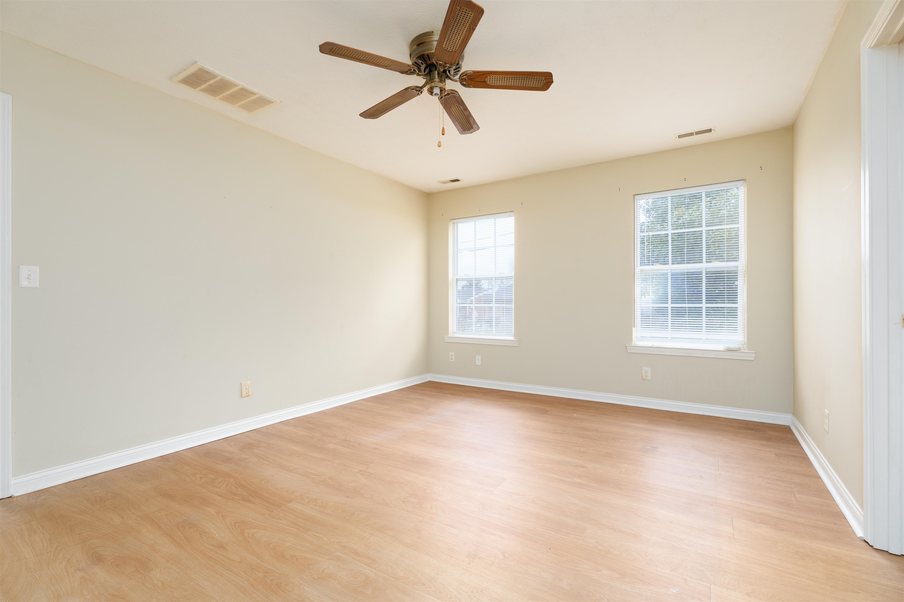 4161 Liberty Pt, Owensboro, Kentucky 42303, 3 Bedrooms Bedrooms, ,2 BathroomsBathrooms,Single Family Residence,For Sale,Liberty Pt,91344
