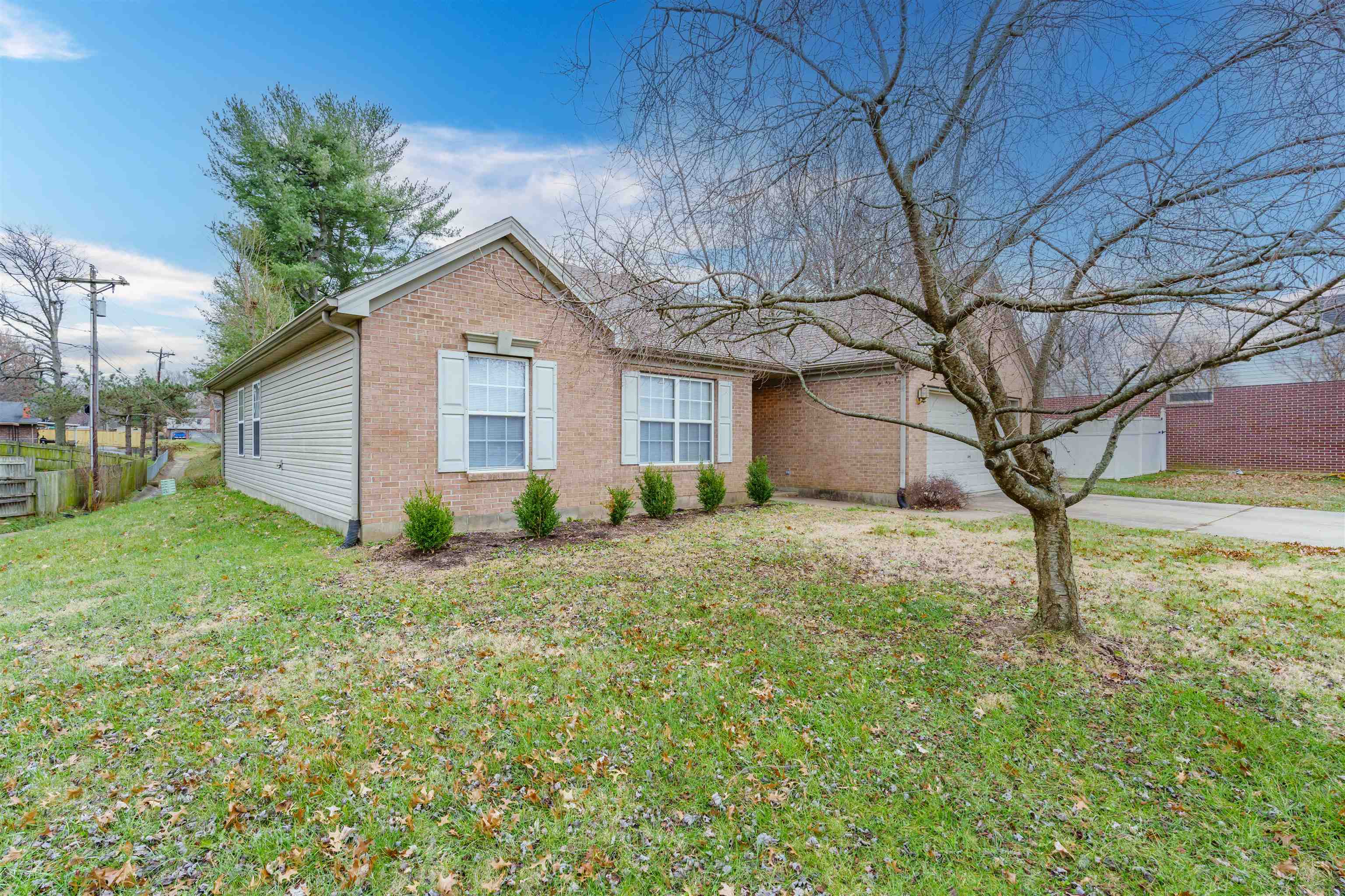 4161 Liberty Pt, Owensboro, Kentucky 42303, 3 Bedrooms Bedrooms, ,2 BathroomsBathrooms,Single Family Residence,For Sale,Liberty Pt,91344