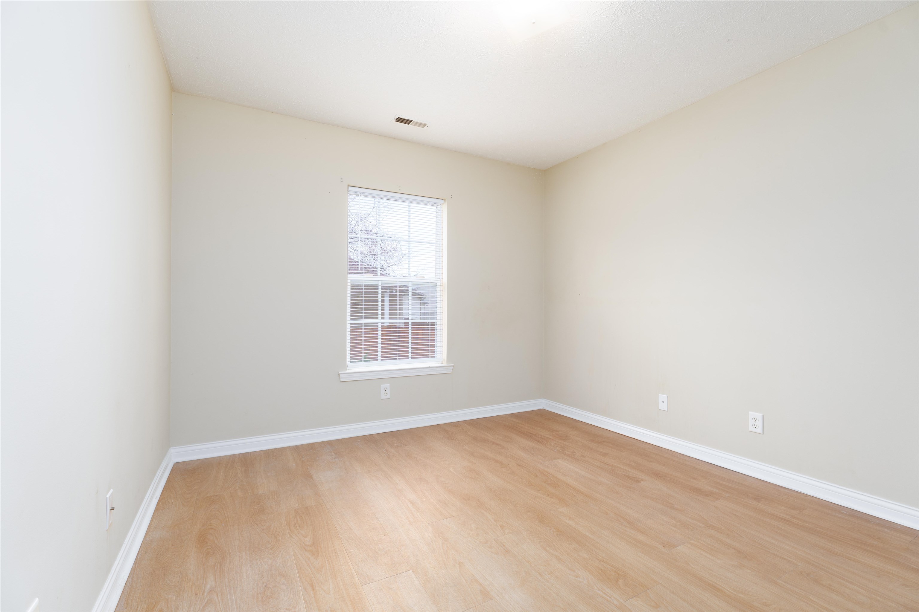4161 Liberty Pt, Owensboro, Kentucky 42303, 3 Bedrooms Bedrooms, ,2 BathroomsBathrooms,Single Family Residence,For Sale,Liberty Pt,91344