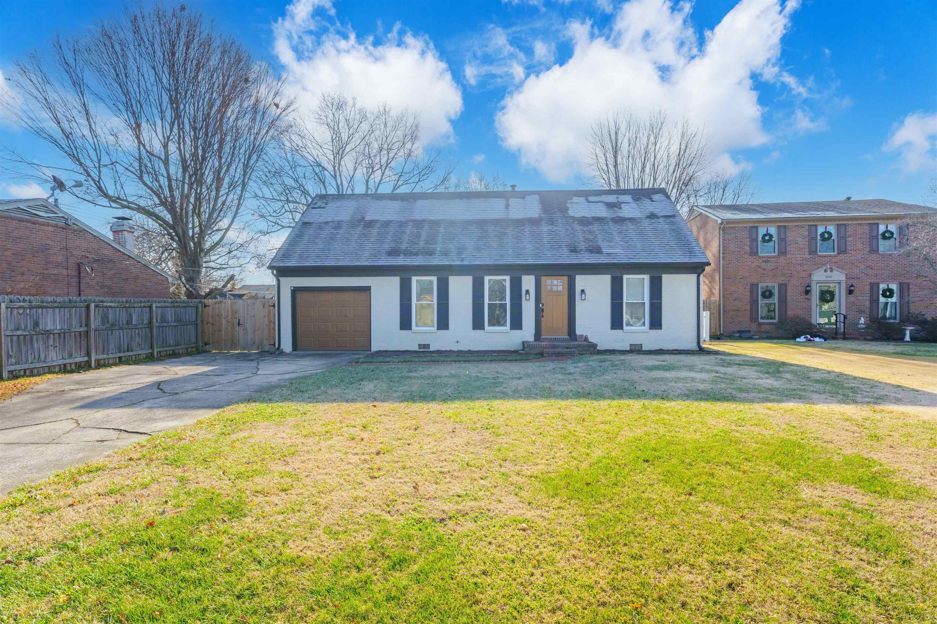 1744 Thistle Court, Owensboro, Kentucky 42301, 3 Bedrooms Bedrooms, ,2 BathroomsBathrooms,Single Family Residence,For Sale,Thistle Court,91346
