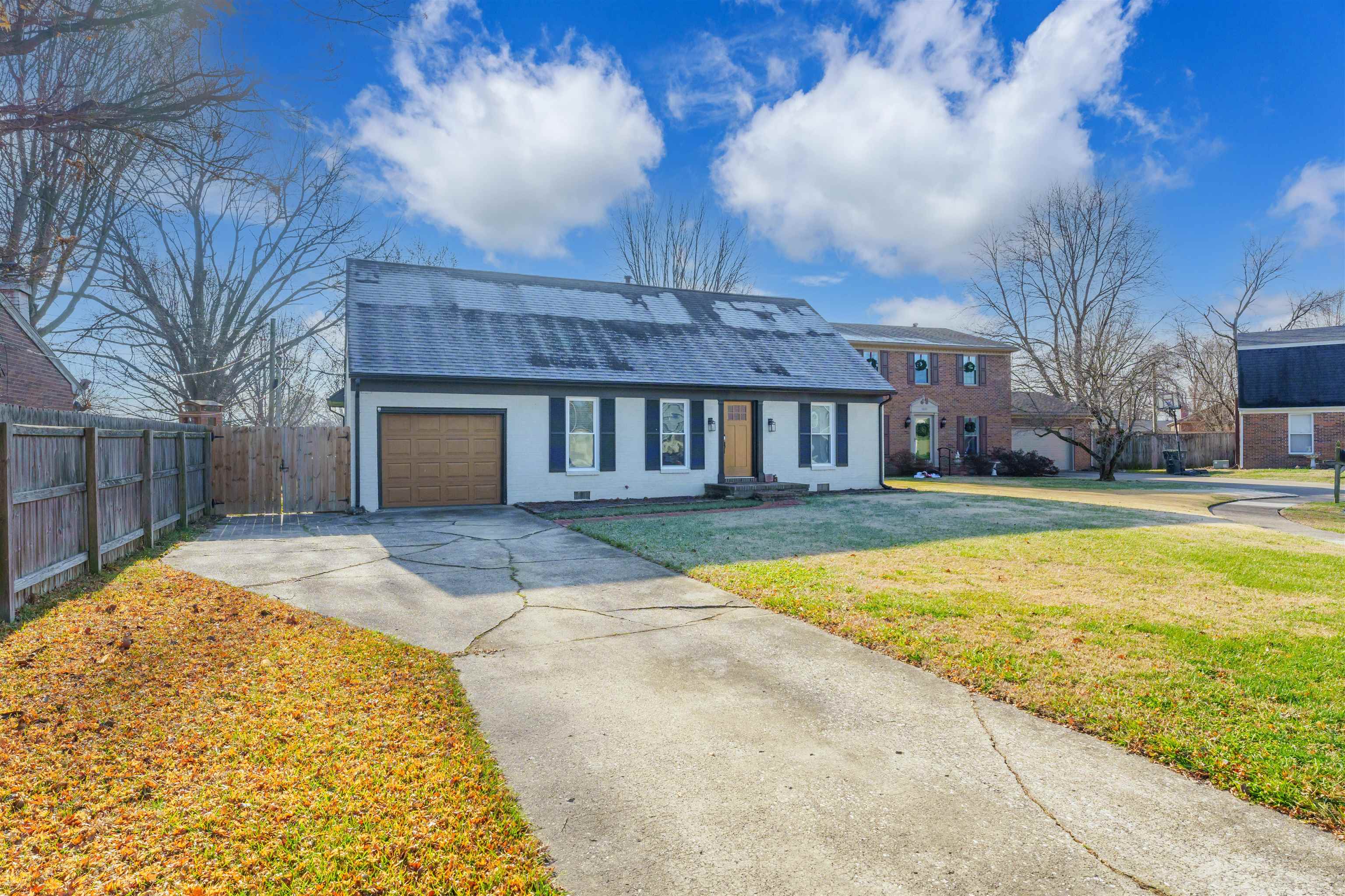 1744 Thistle Court, Owensboro, Kentucky 42301, 3 Bedrooms Bedrooms, ,2 BathroomsBathrooms,Single Family Residence,For Sale,Thistle Court,91346