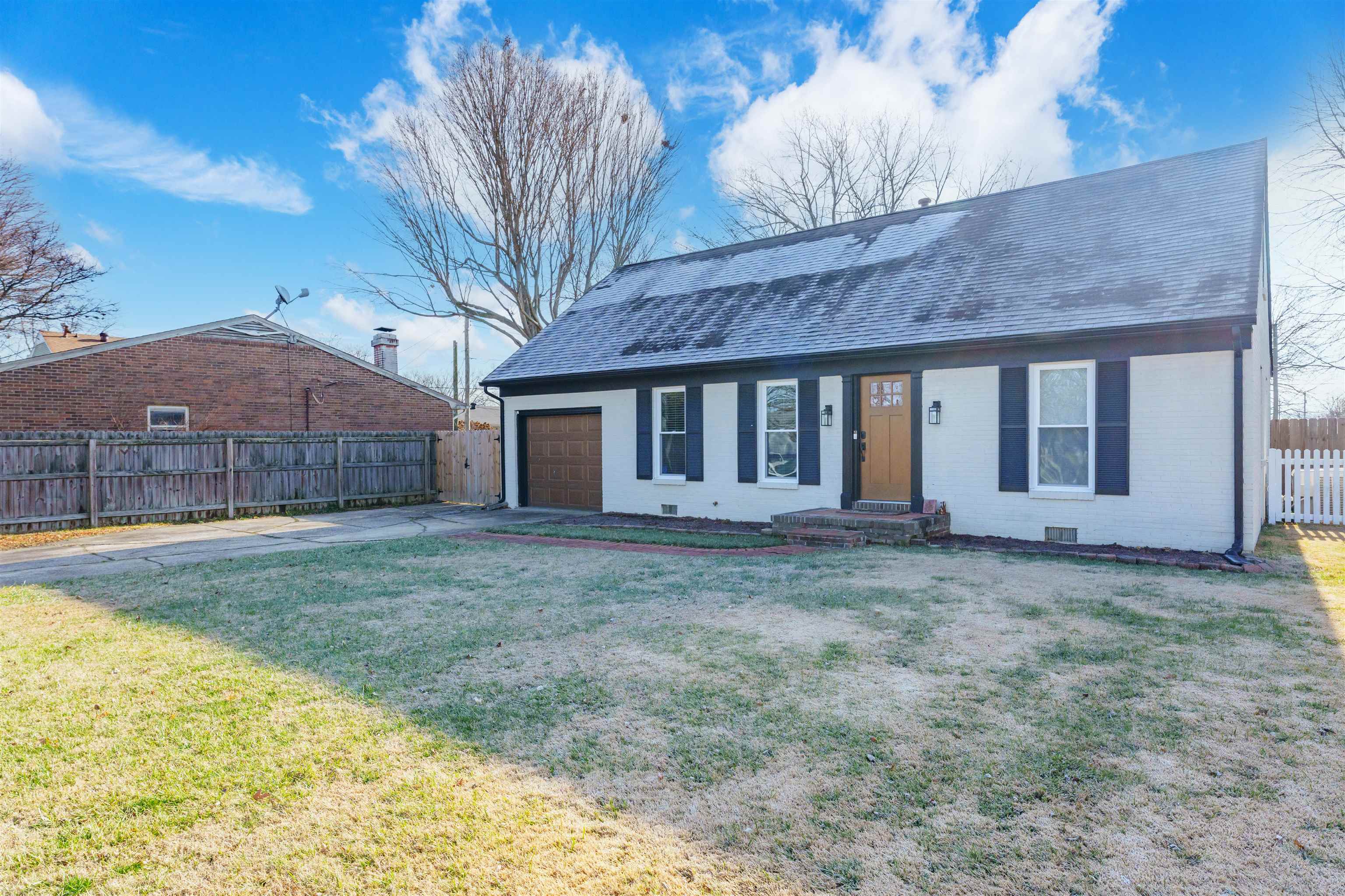 1744 Thistle Court, Owensboro, Kentucky 42301, 3 Bedrooms Bedrooms, ,2 BathroomsBathrooms,Single Family Residence,For Sale,Thistle Court,91346