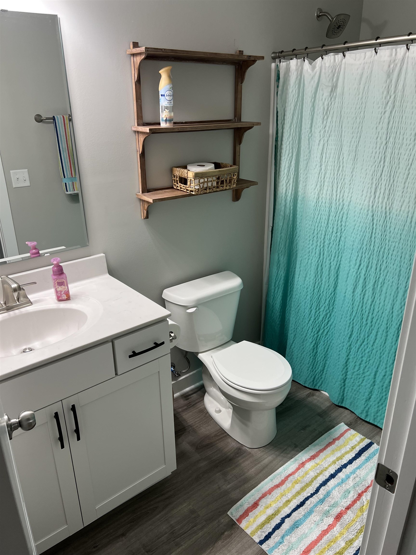 Bathroom for the three bedrooms