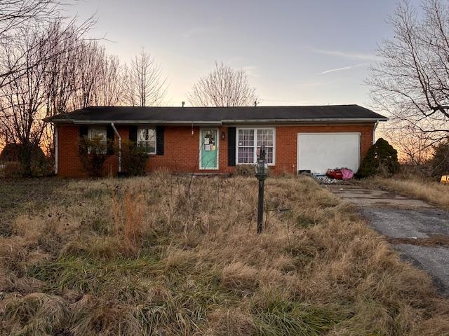 725 Revlett Dr, Calhoun, Kentucky 42327, 3 Bedrooms Bedrooms, ,1 BathroomBathrooms,Ranch,For Sale,Revlett Dr,91351