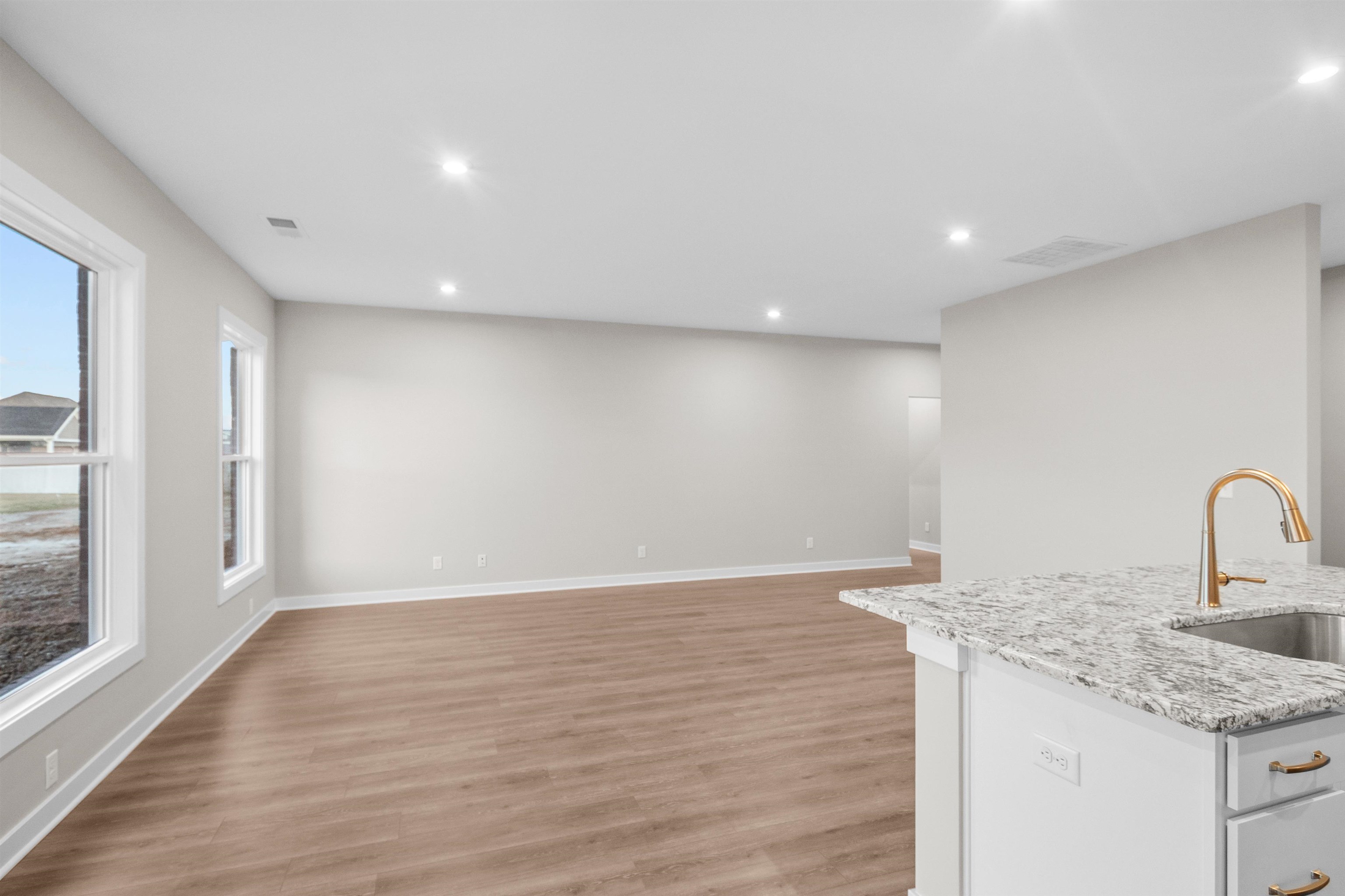 4103 Pinta Dr, Owensboro, Kentucky 42301, 3 Bedrooms Bedrooms, ,2 BathroomsBathrooms,Single Family Residence,For Sale,Pinta Dr,91358