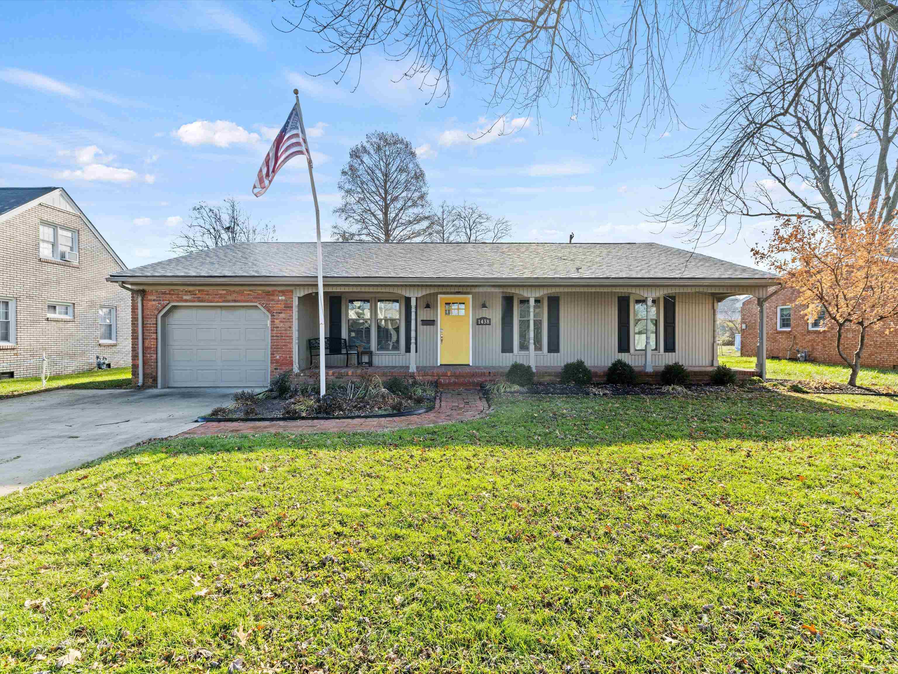 1438 Brentwood Drive, Owensboro, Kentucky 42301, 3 Bedrooms Bedrooms, ,2 BathroomsBathrooms,Single Family Residence,For Sale,Brentwood Drive,91359
