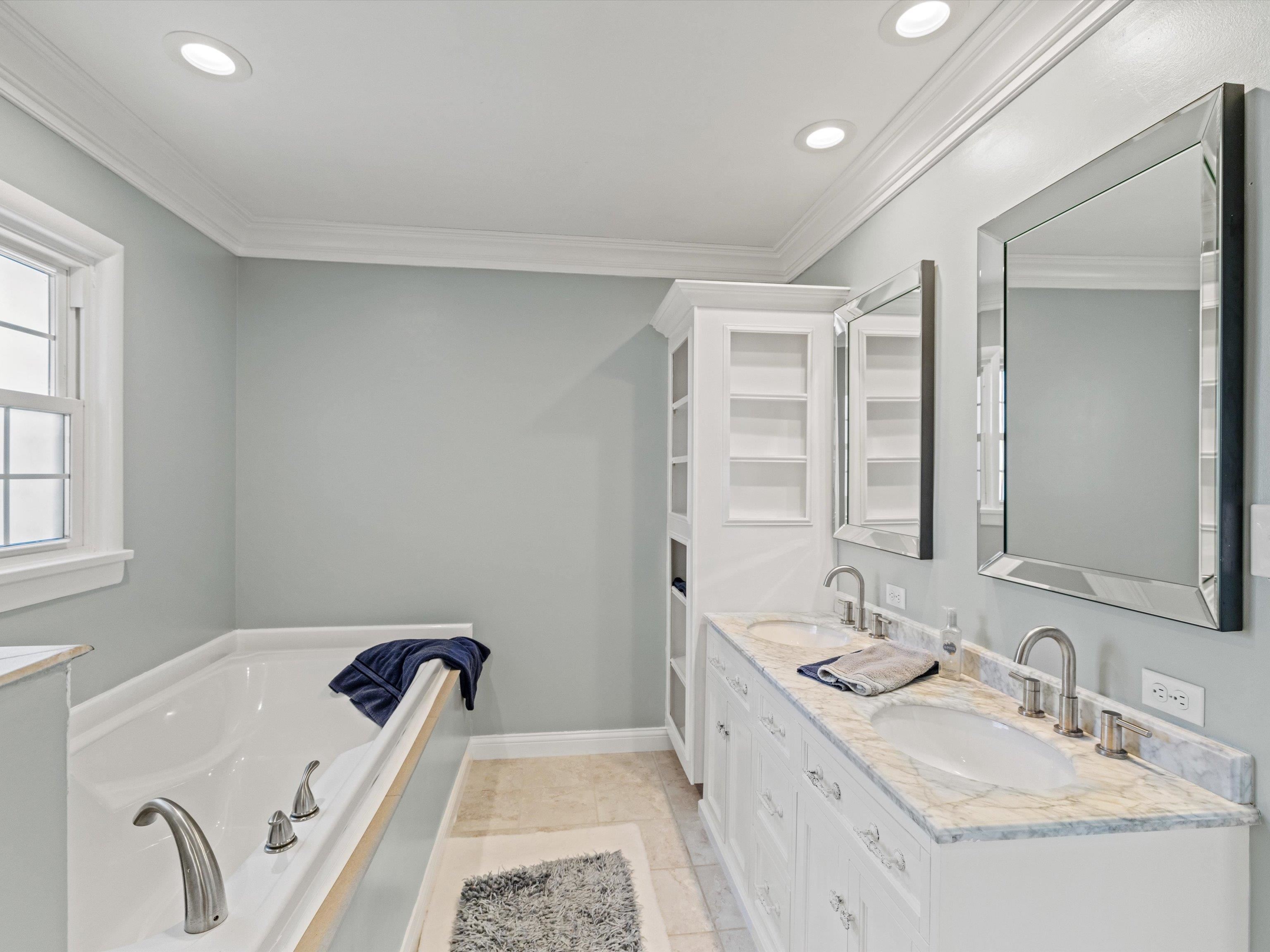 1438 Brentwood Drive, Owensboro, Kentucky 42301, 3 Bedrooms Bedrooms, ,2 BathroomsBathrooms,Single Family Residence,For Sale,Brentwood Drive,91359