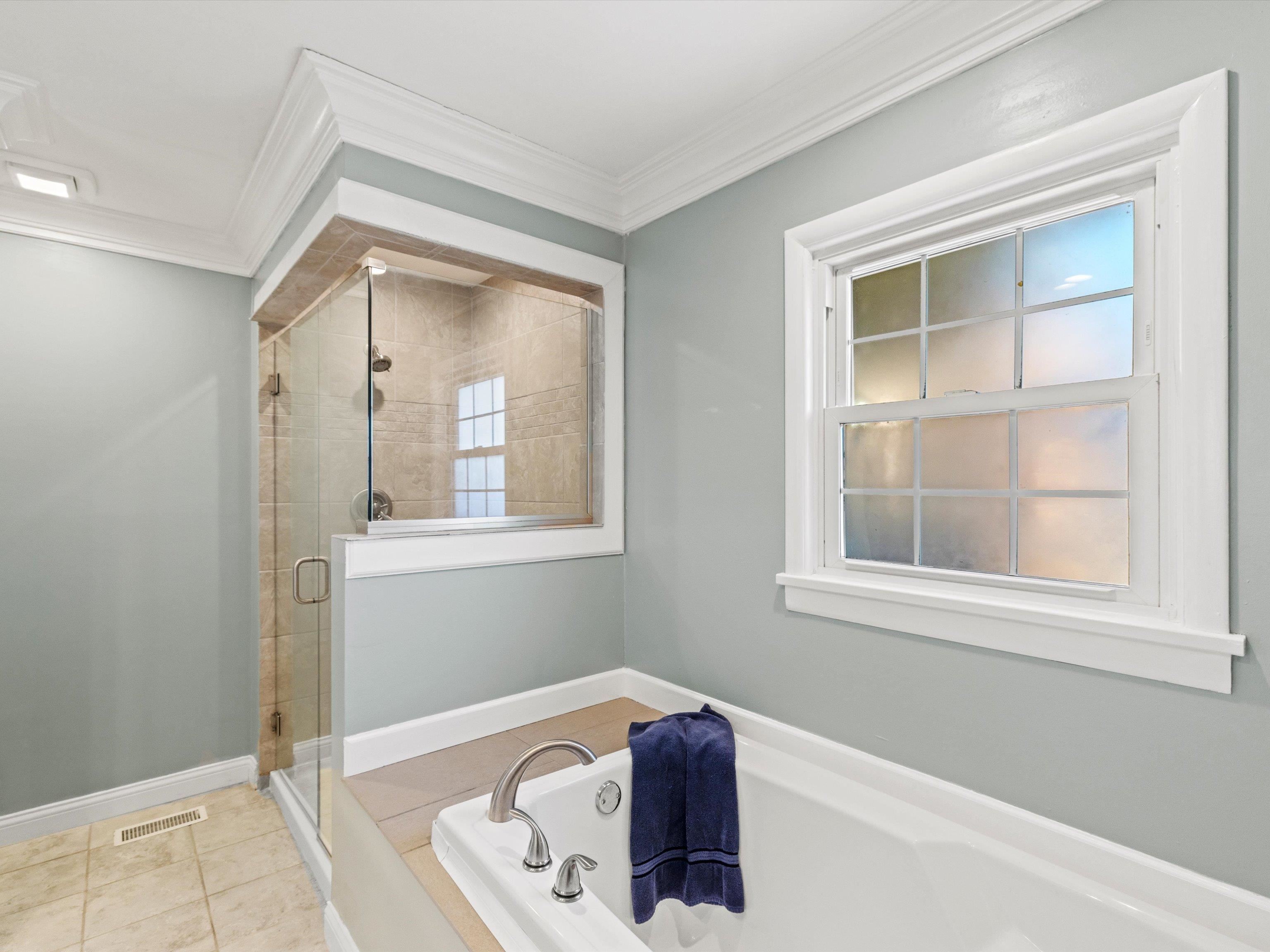 1438 Brentwood Drive, Owensboro, Kentucky 42301, 3 Bedrooms Bedrooms, ,2 BathroomsBathrooms,Single Family Residence,For Sale,Brentwood Drive,91359