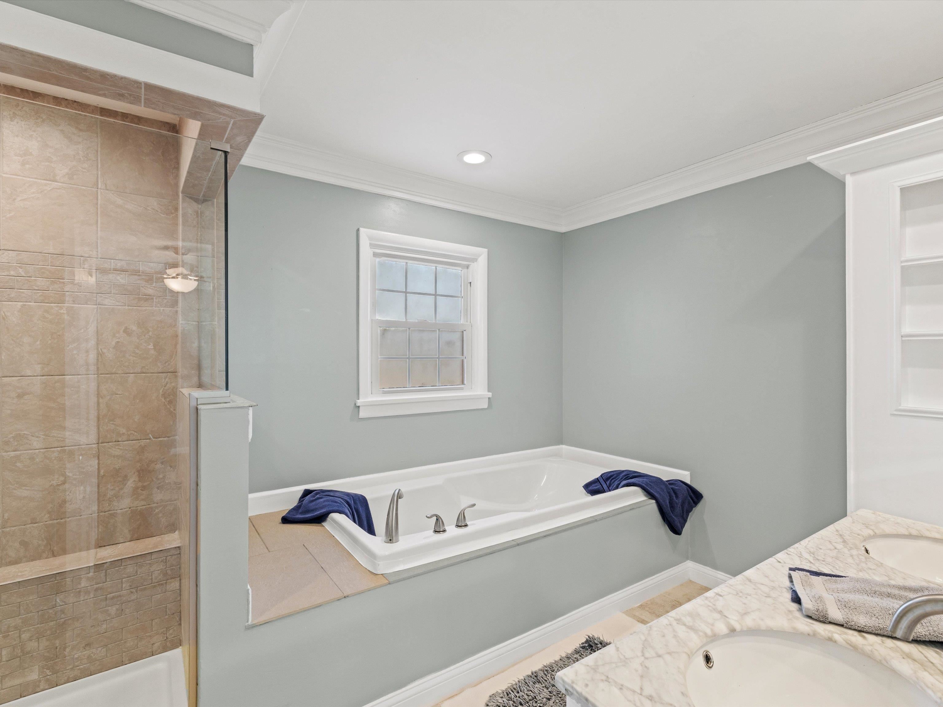 1438 Brentwood Drive, Owensboro, Kentucky 42301, 3 Bedrooms Bedrooms, ,2 BathroomsBathrooms,Single Family Residence,For Sale,Brentwood Drive,91359