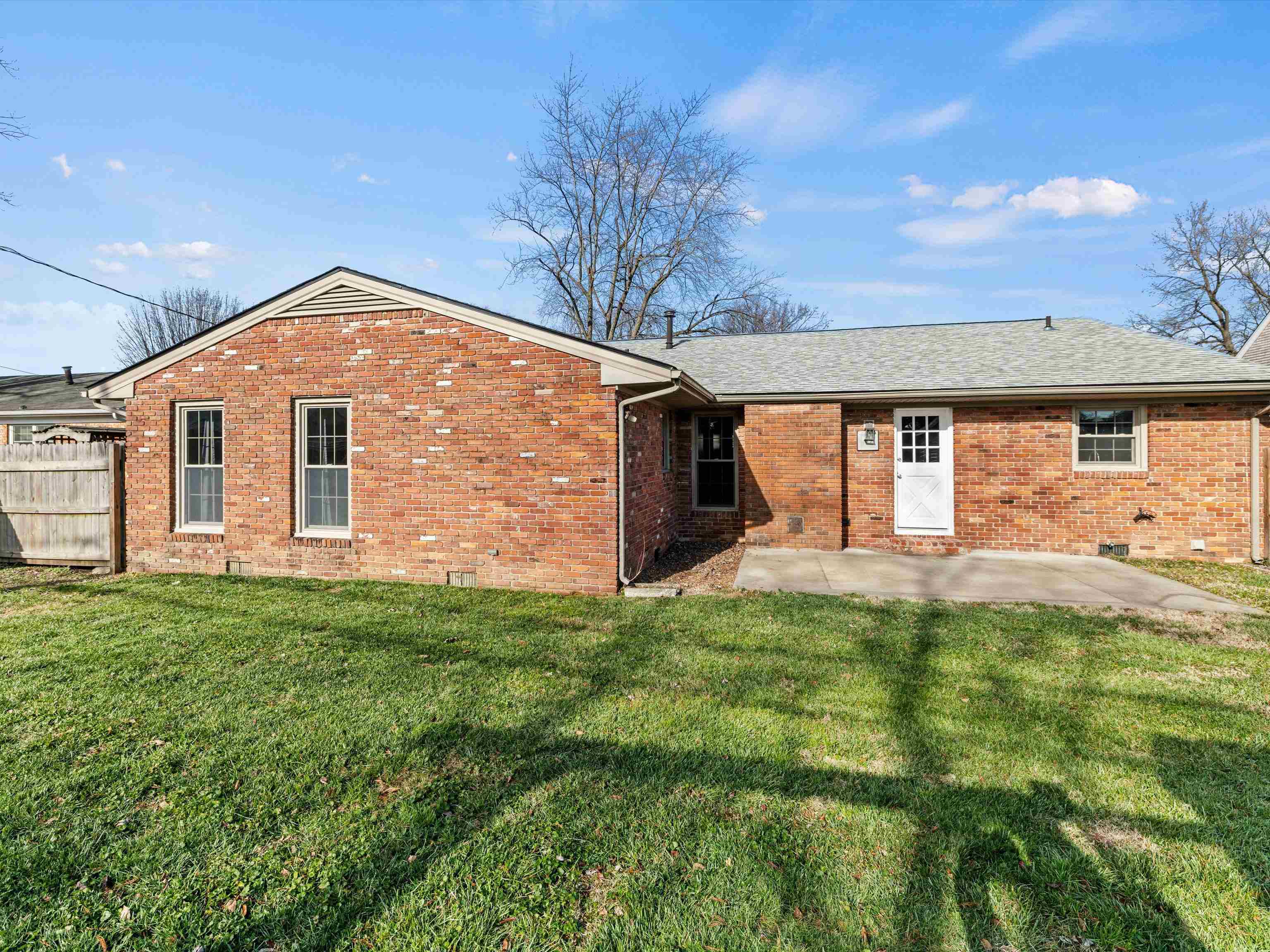 1438 Brentwood Drive, Owensboro, Kentucky 42301, 3 Bedrooms Bedrooms, ,2 BathroomsBathrooms,Single Family Residence,For Sale,Brentwood Drive,91359
