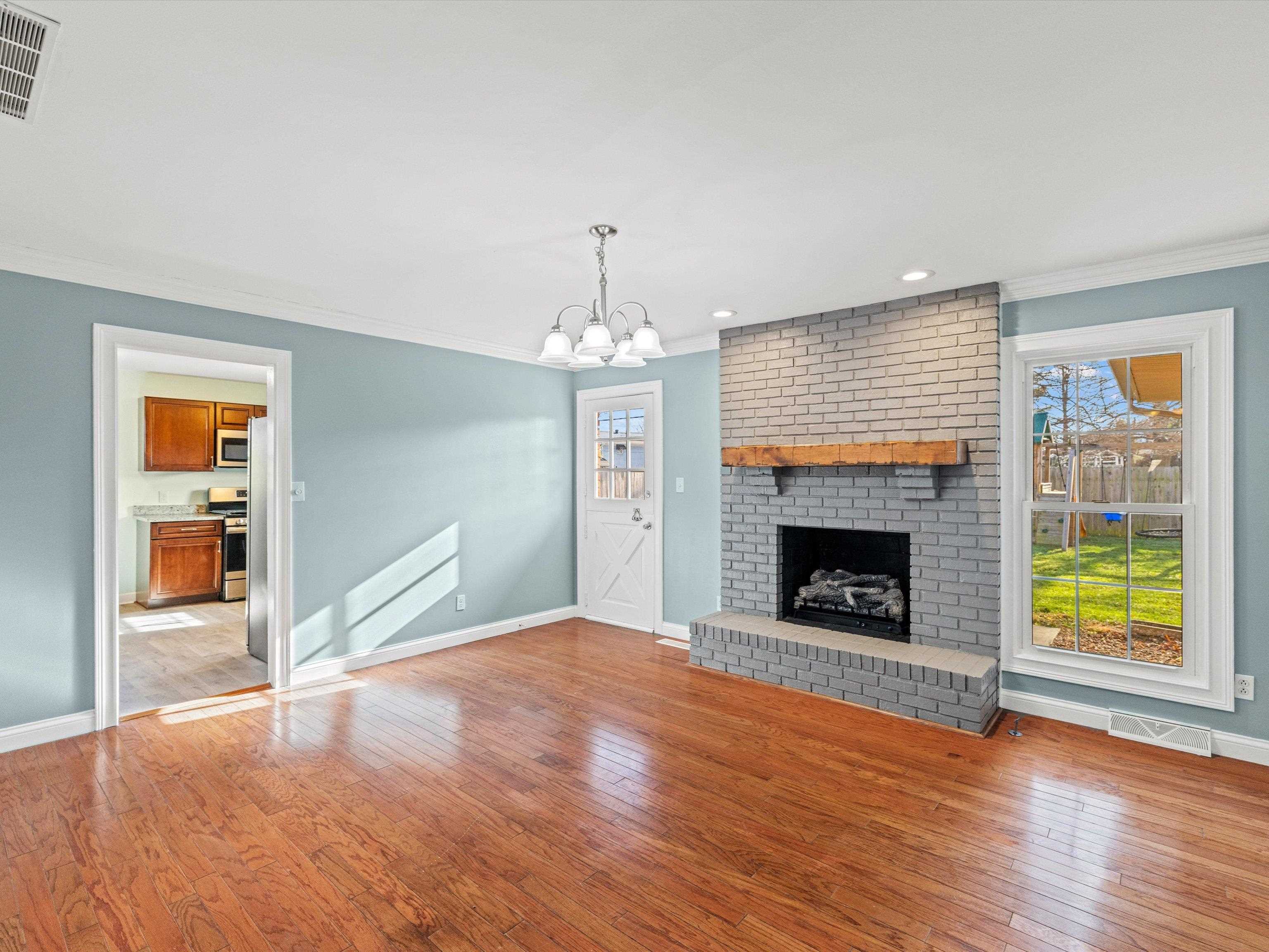 1438 Brentwood Drive, Owensboro, Kentucky 42301, 3 Bedrooms Bedrooms, ,2 BathroomsBathrooms,Single Family Residence,For Sale,Brentwood Drive,91359