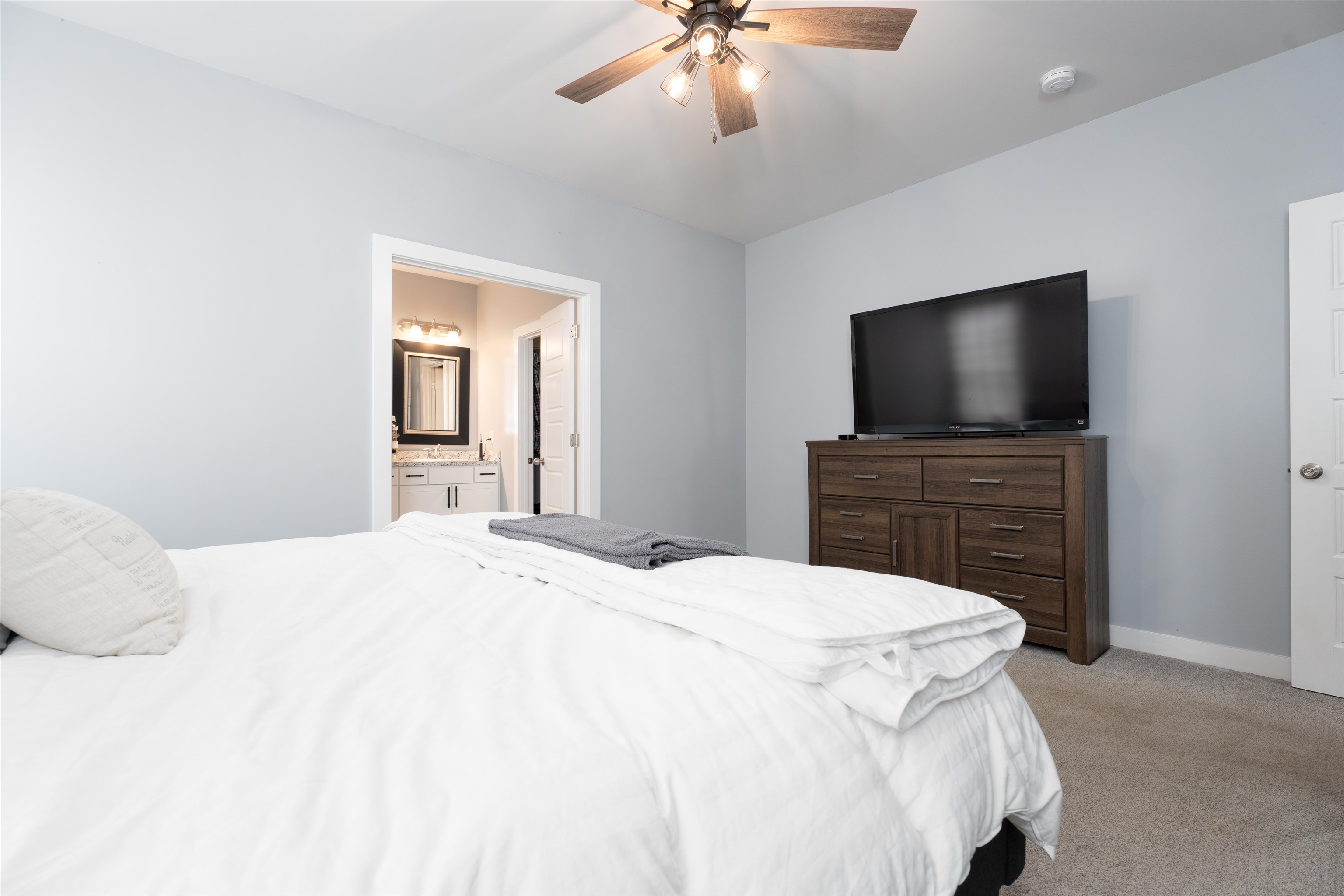 1992 Whispering Meadows Drive, Owensboro, Kentucky 42301, 3 Bedrooms Bedrooms, ,2 BathroomsBathrooms,Single Family Residence,For Sale,Whispering Meadows Drive,91361