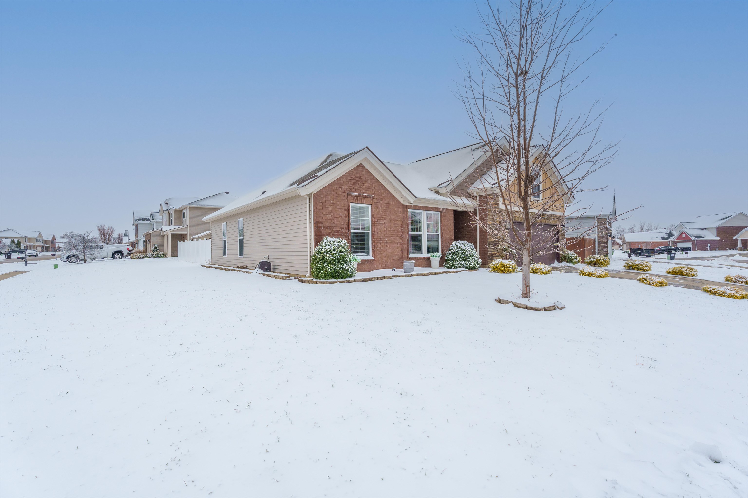 1992 Whispering Meadows Drive, Owensboro, Kentucky 42301, 3 Bedrooms Bedrooms, ,2 BathroomsBathrooms,Single Family Residence,For Sale,Whispering Meadows Drive,91361