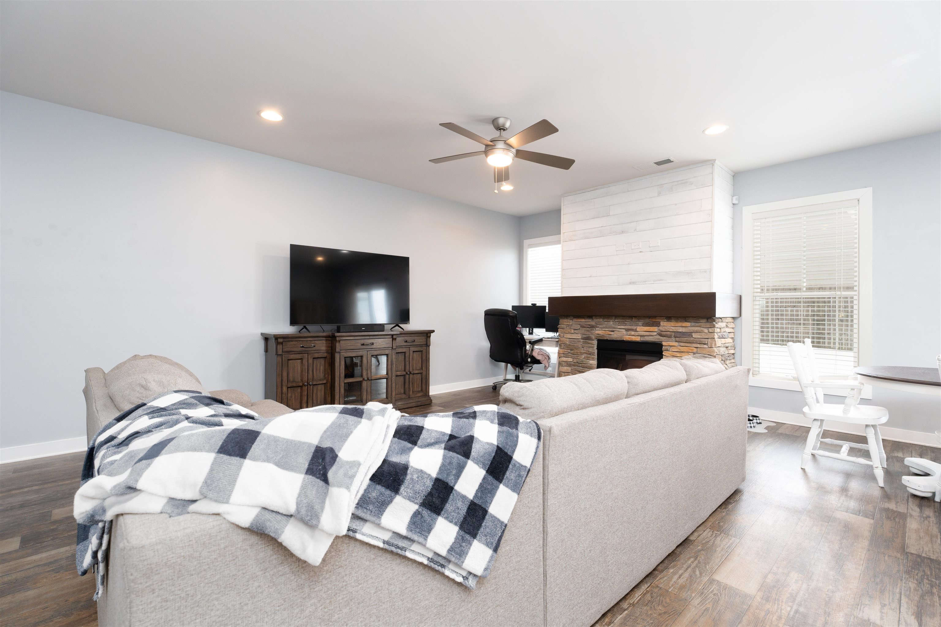 1992 Whispering Meadows Drive, Owensboro, Kentucky 42301, 3 Bedrooms Bedrooms, ,2 BathroomsBathrooms,Single Family Residence,For Sale,Whispering Meadows Drive,91361