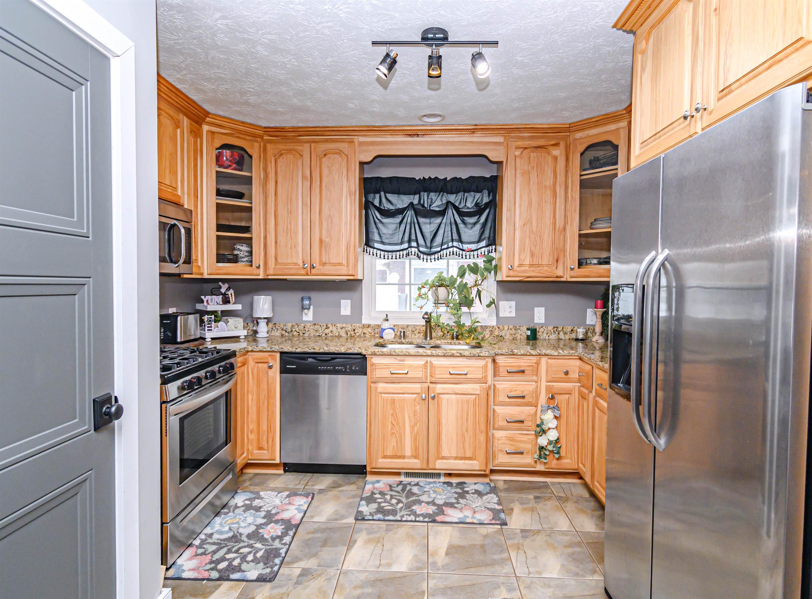 248 Redbud Rd., Owensboro, Kentucky 42303, 2 Bedrooms Bedrooms, ,1 BathroomBathrooms,Single Family Residence,For Sale,Redbud Rd.,91377