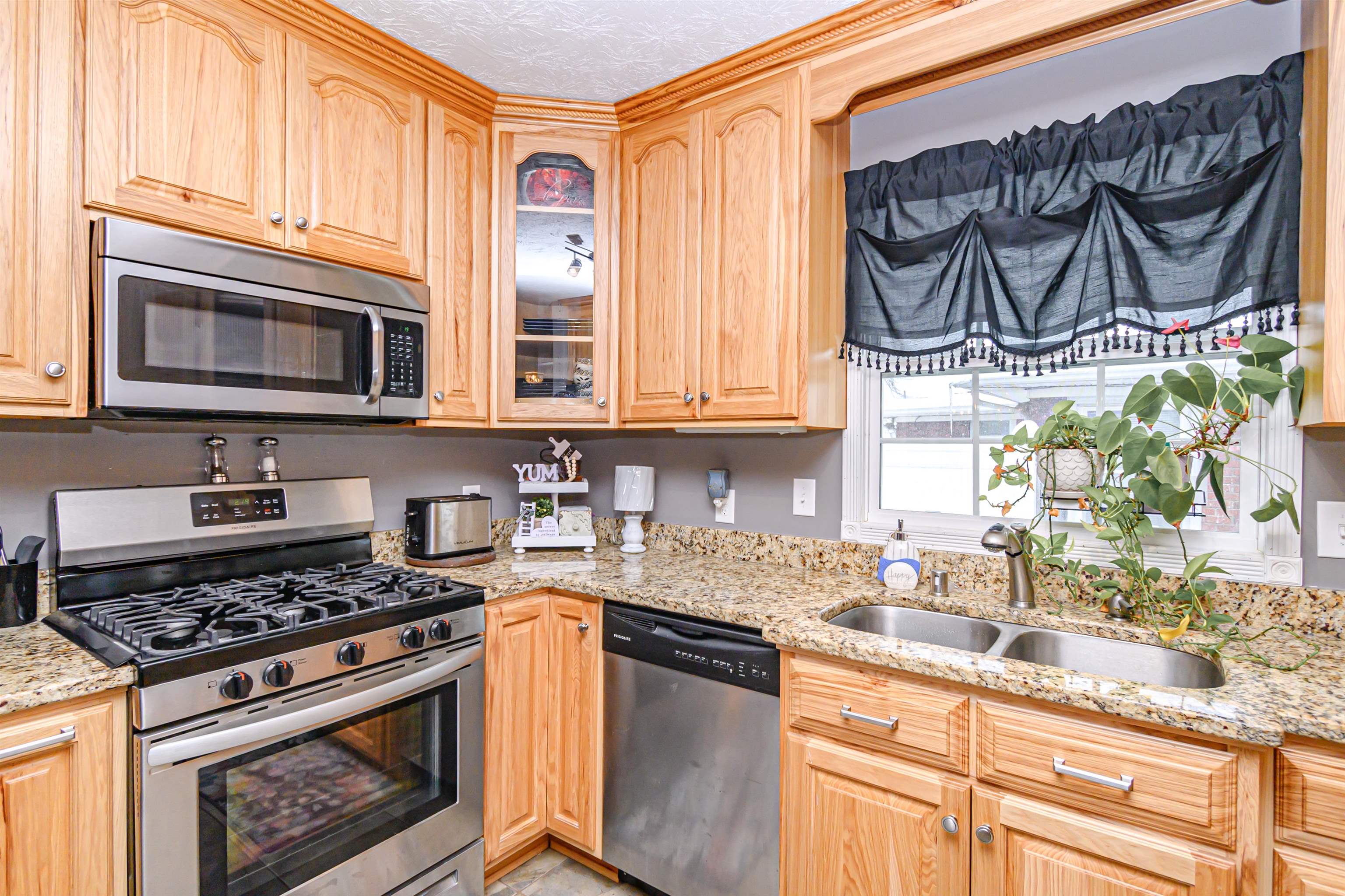 248 Redbud Rd., Owensboro, Kentucky 42303, 2 Bedrooms Bedrooms, ,1 BathroomBathrooms,Single Family Residence,For Sale,Redbud Rd.,91377