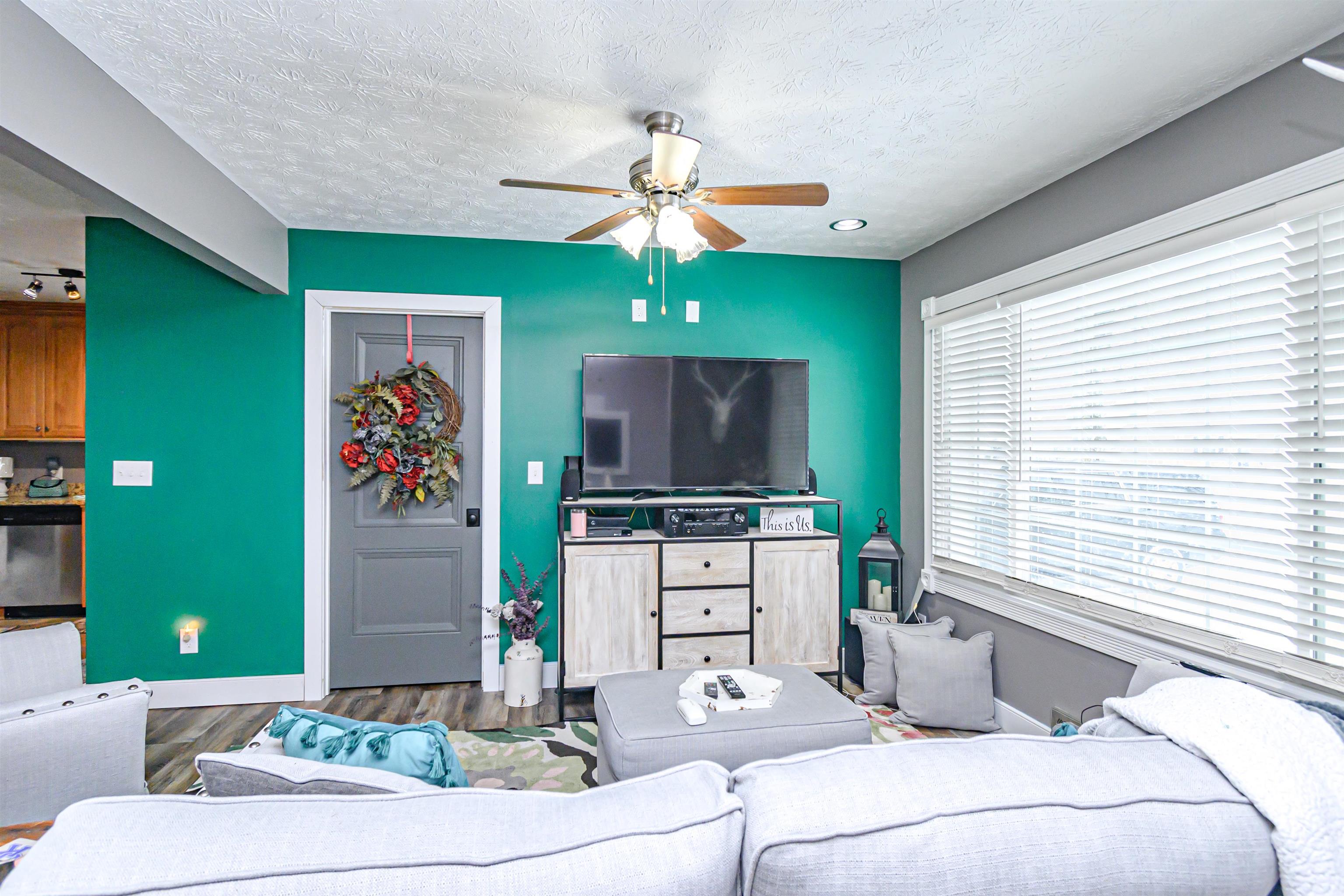 248 Redbud Rd., Owensboro, Kentucky 42303, 2 Bedrooms Bedrooms, ,1 BathroomBathrooms,Single Family Residence,For Sale,Redbud Rd.,91377