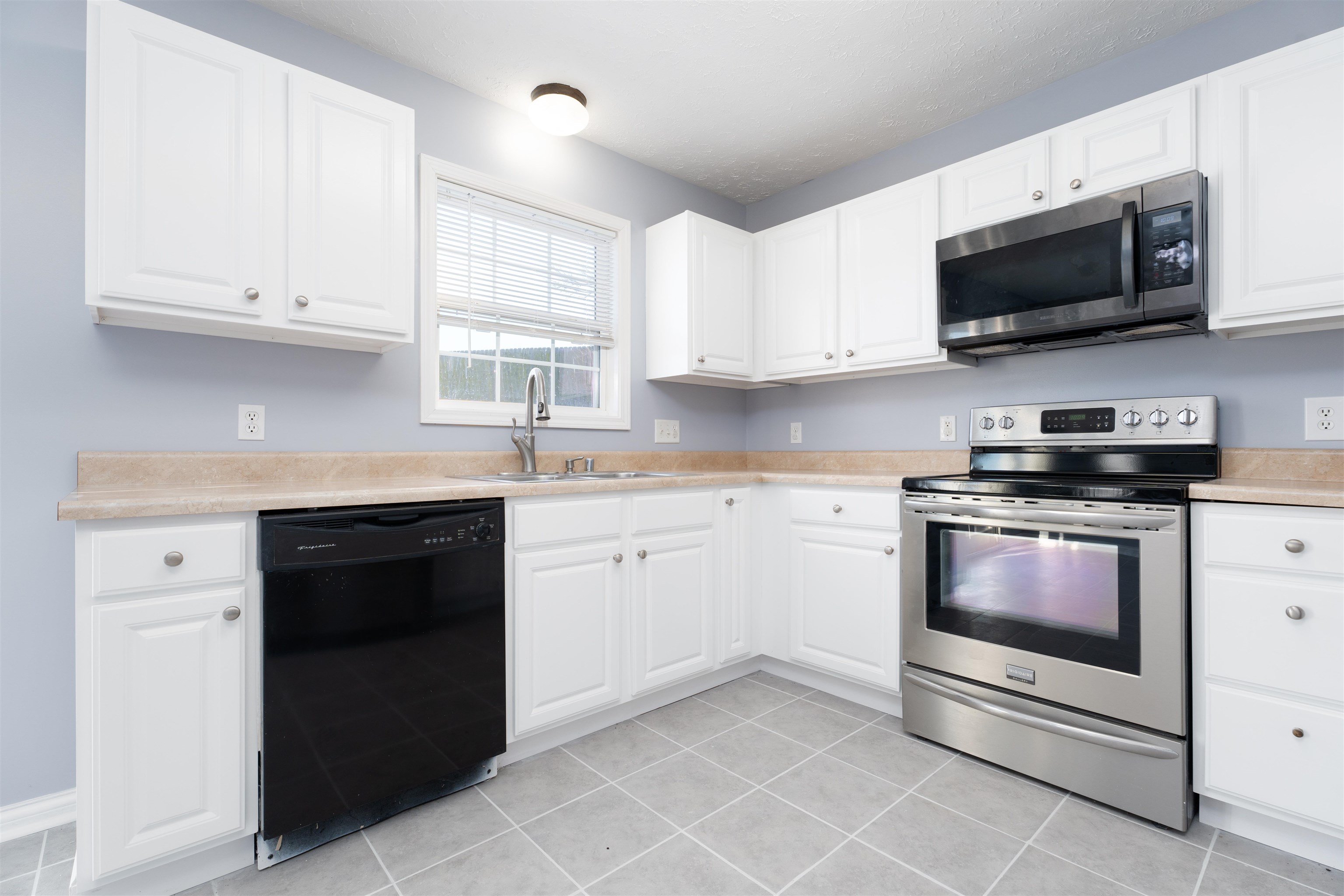 4509 Reserve Way, Owensboro, Kentucky 42303, 4 Bedrooms Bedrooms, ,2 BathroomsBathrooms,Single Family Residence,For Sale,Reserve Way,91379