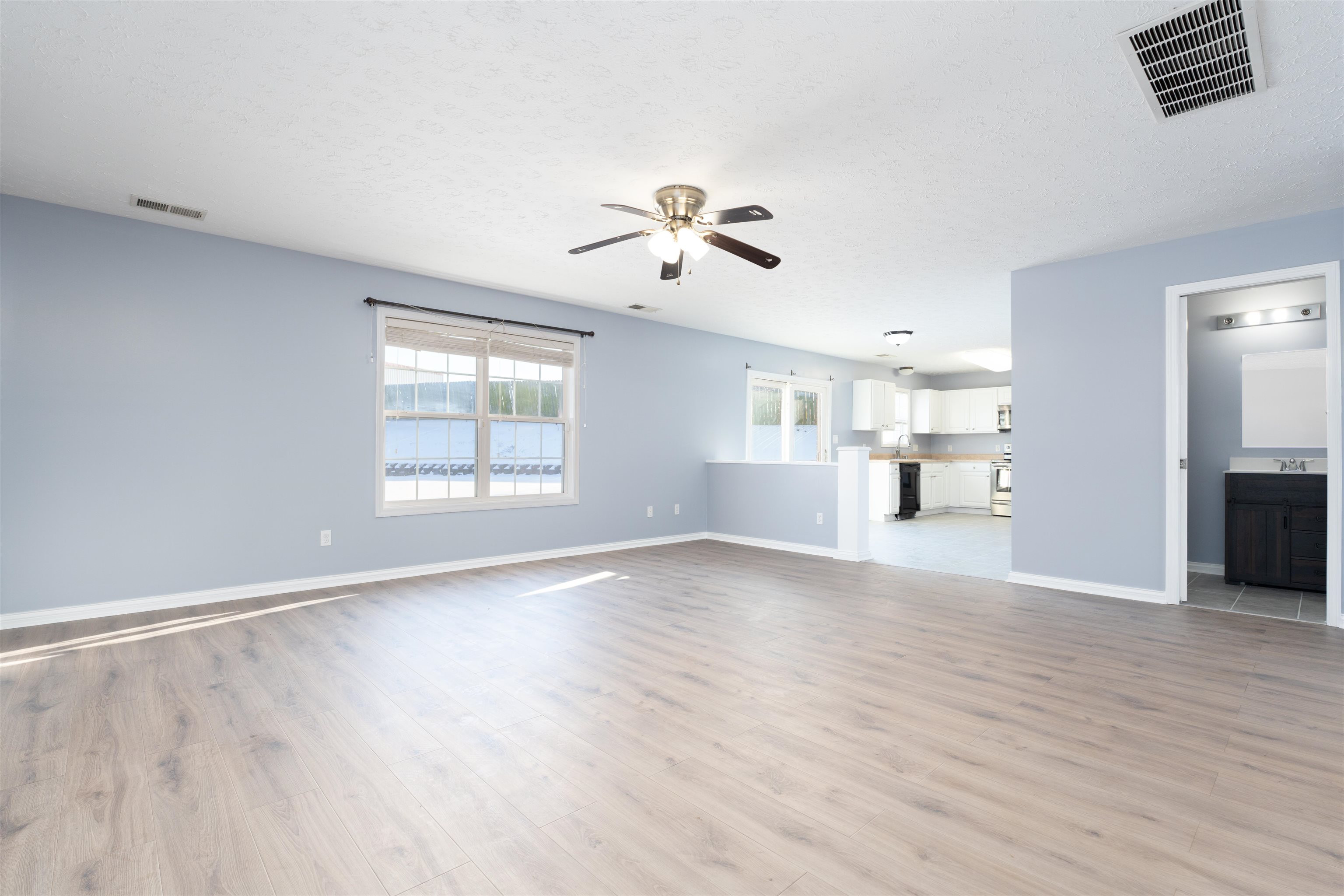 4509 Reserve Way, Owensboro, Kentucky 42303, 4 Bedrooms Bedrooms, ,2 BathroomsBathrooms,Single Family Residence,For Sale,Reserve Way,91379