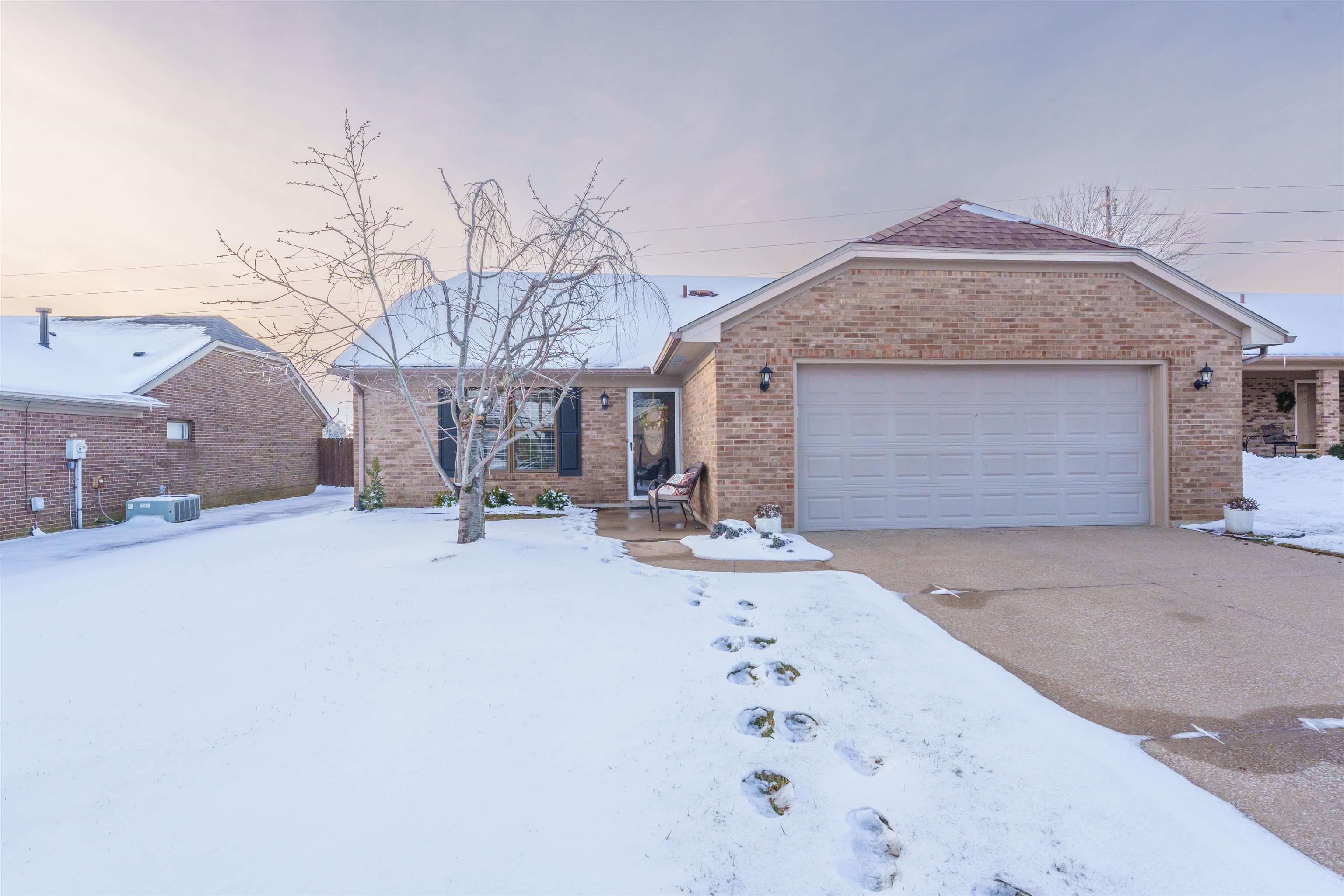 3563 Bold Forbes Way, Owensboro, Kentucky 42303, 3 Bedrooms Bedrooms, ,2 BathroomsBathrooms,Single Family Residence,For Sale,Bold Forbes Way,91380