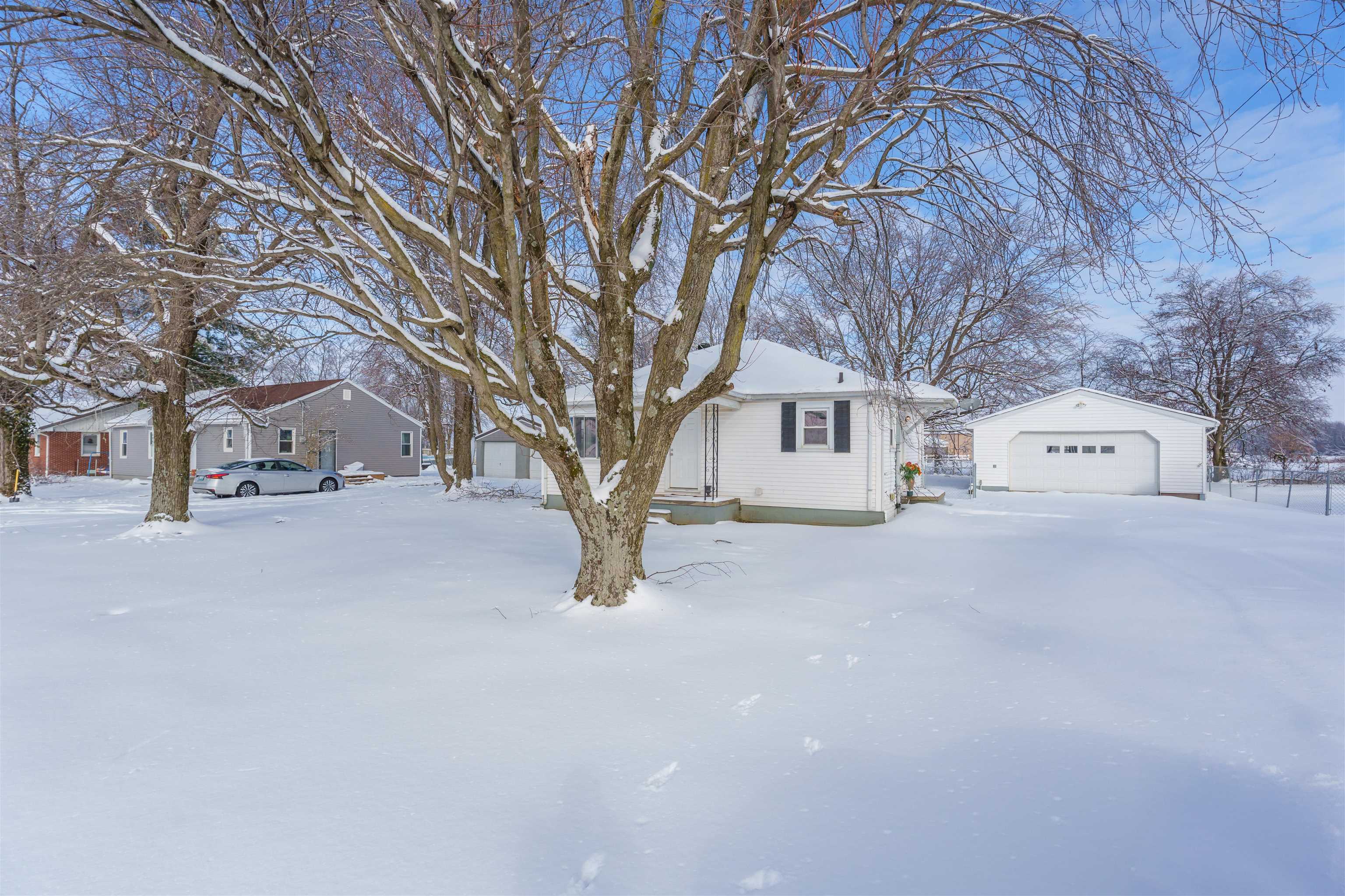 8953 US HWY 60 W, Owensboro, Kentucky 42301, 2 Bedrooms Bedrooms, ,1 BathroomBathrooms,Single Family Residence,For Sale,US HWY 60 W,91382