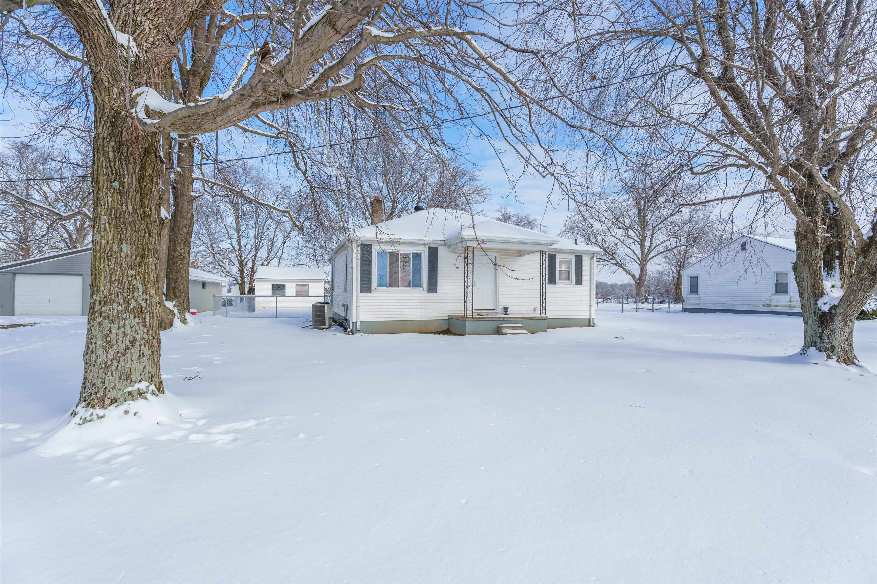 8953 US HWY 60 W, Owensboro, Kentucky 42301, 2 Bedrooms Bedrooms, ,1 BathroomBathrooms,Single Family Residence,For Sale,US HWY 60 W,91382